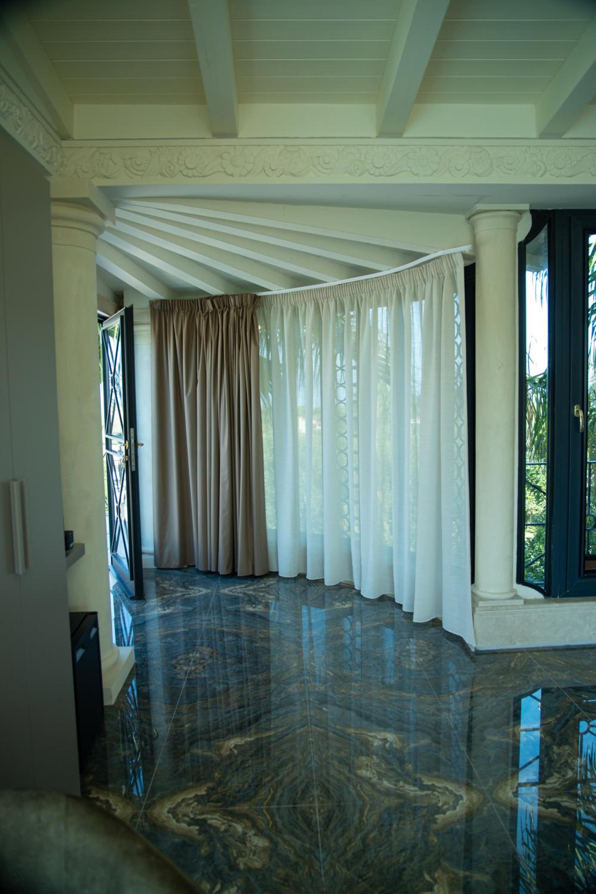 Deluxe King Room photo 3