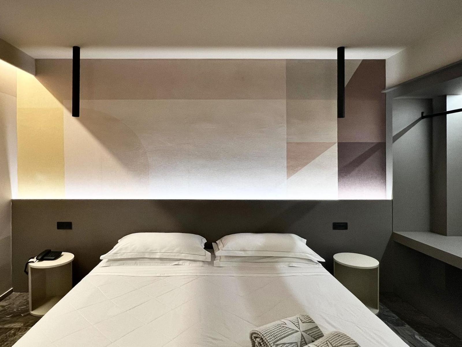 Deluxe Room - Photo 1