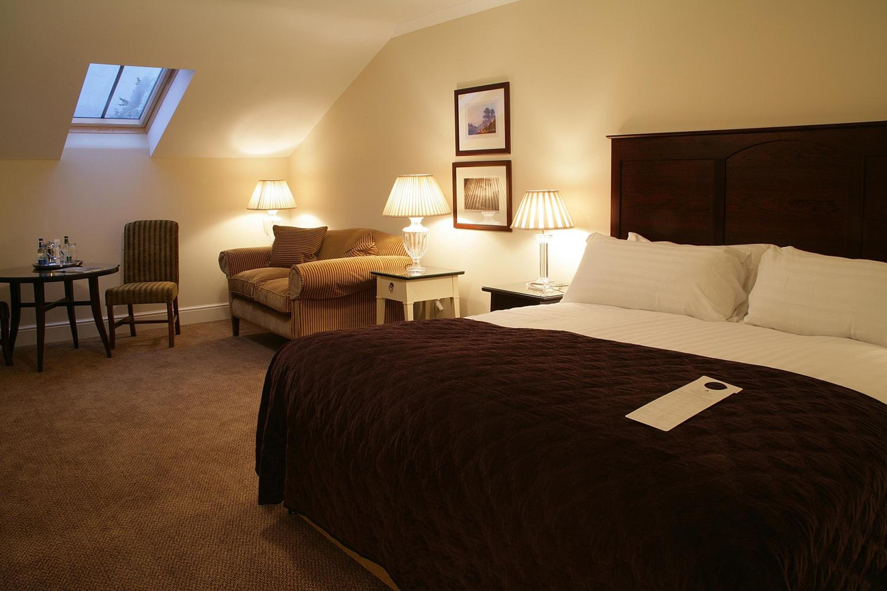 Deluxe King Room - Photo 4