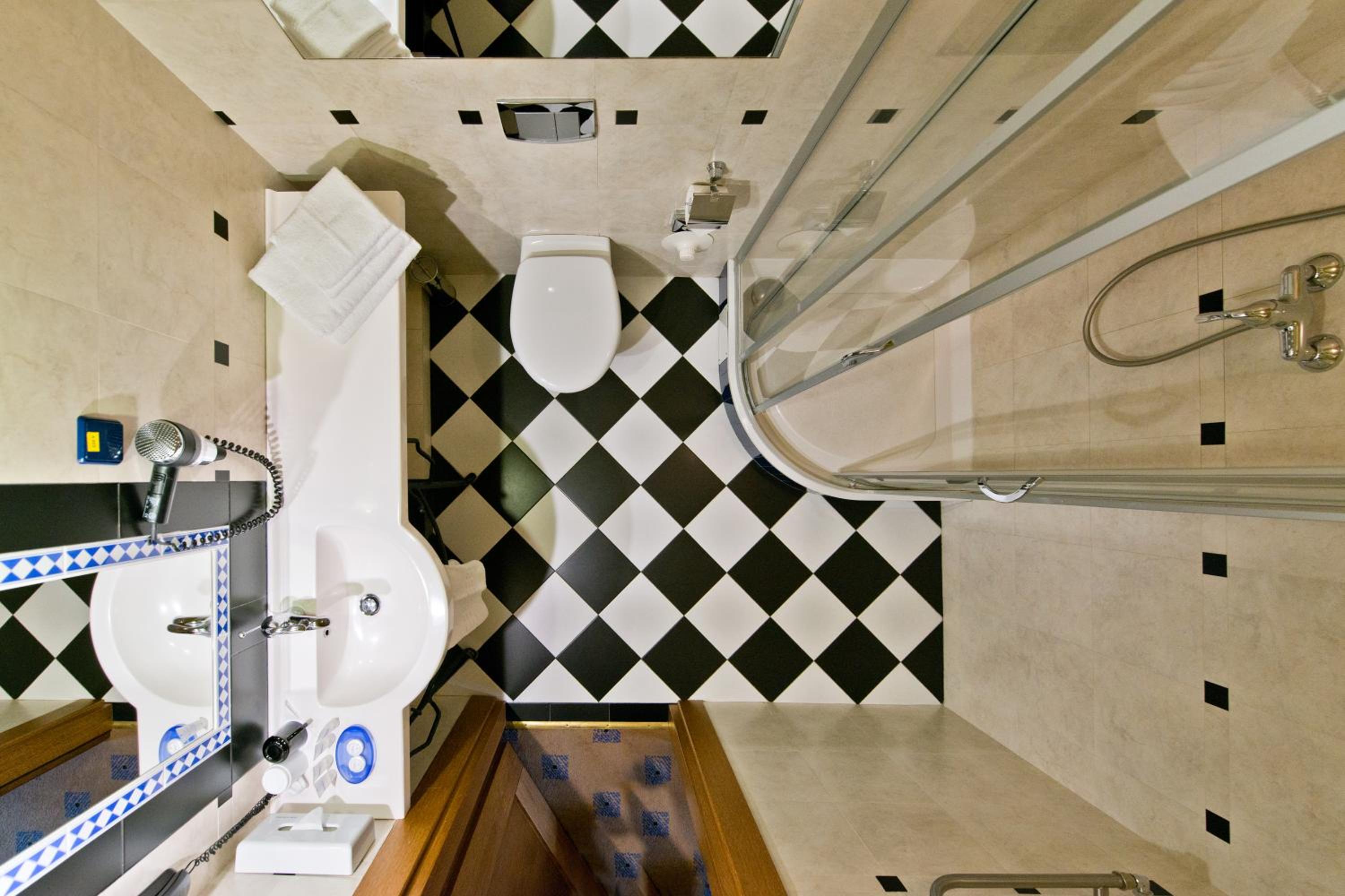 Double or Twin Room with Sauna and Jacuzzi access - Photo 10