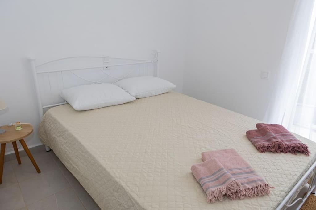 Three-Bedroom House photo 2