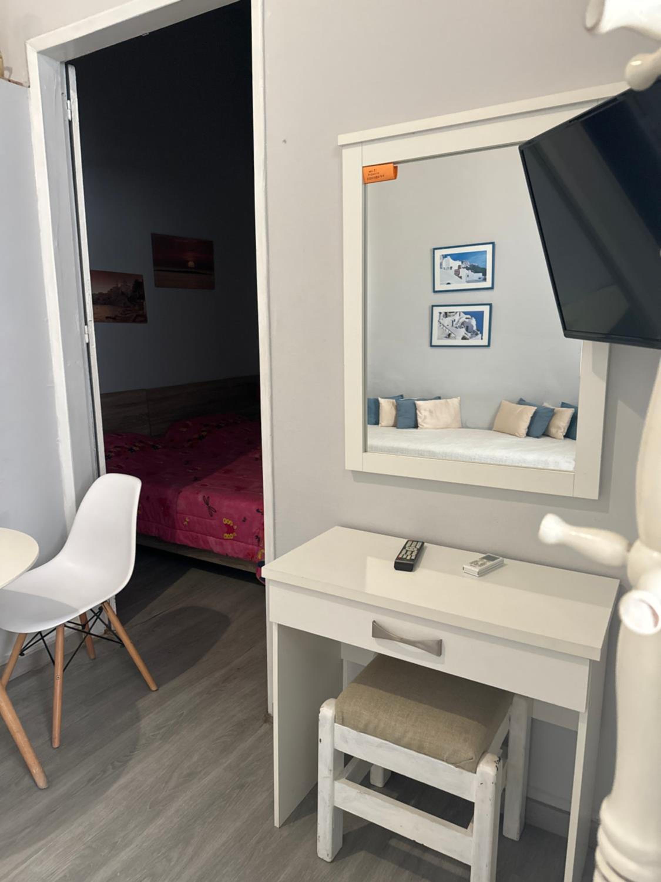 Twin Room with Private Bathroom photo 1