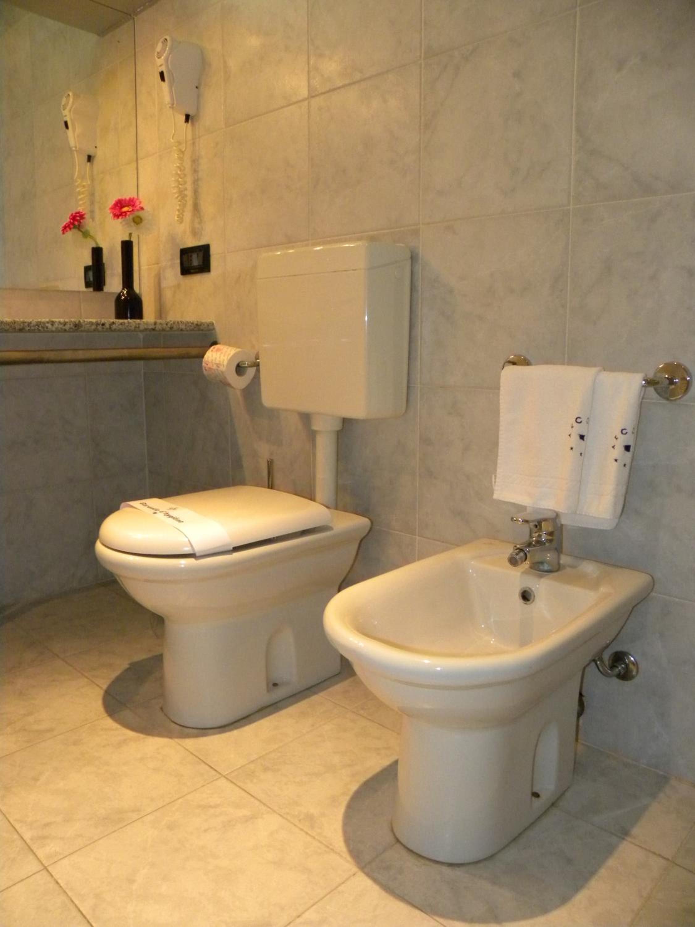 Standard Double Room (1 Adult) photo 3