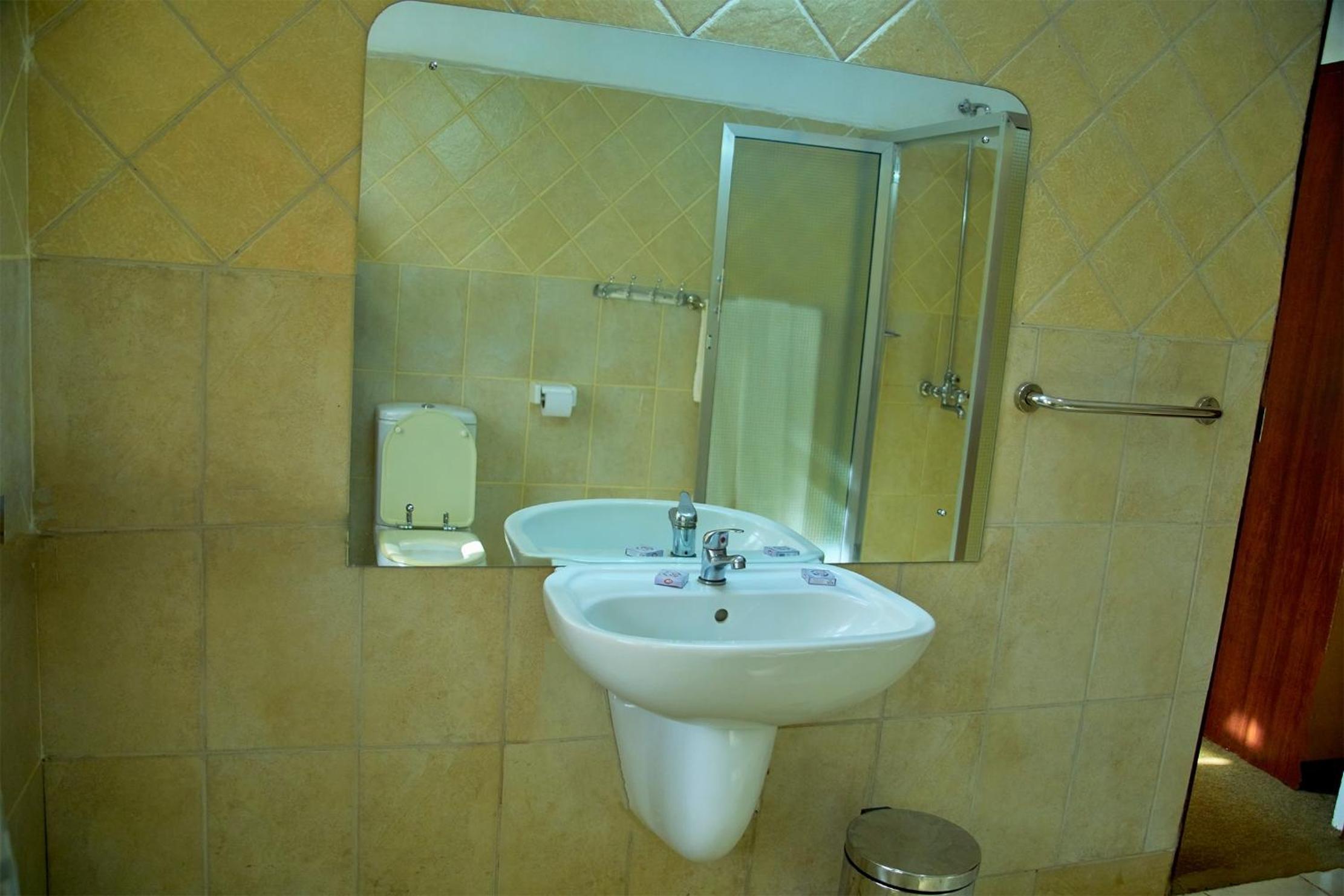 Large Twin Room photo 2