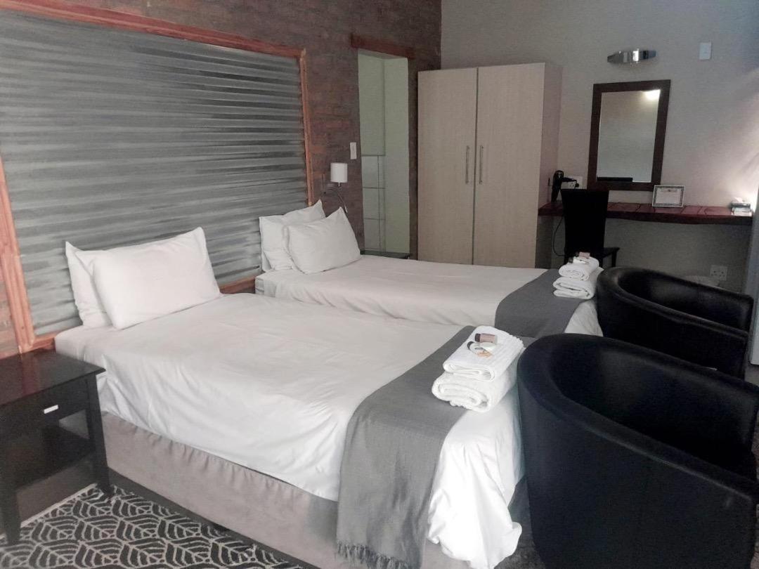 Double or Twin Room with Shower - Photo 1
