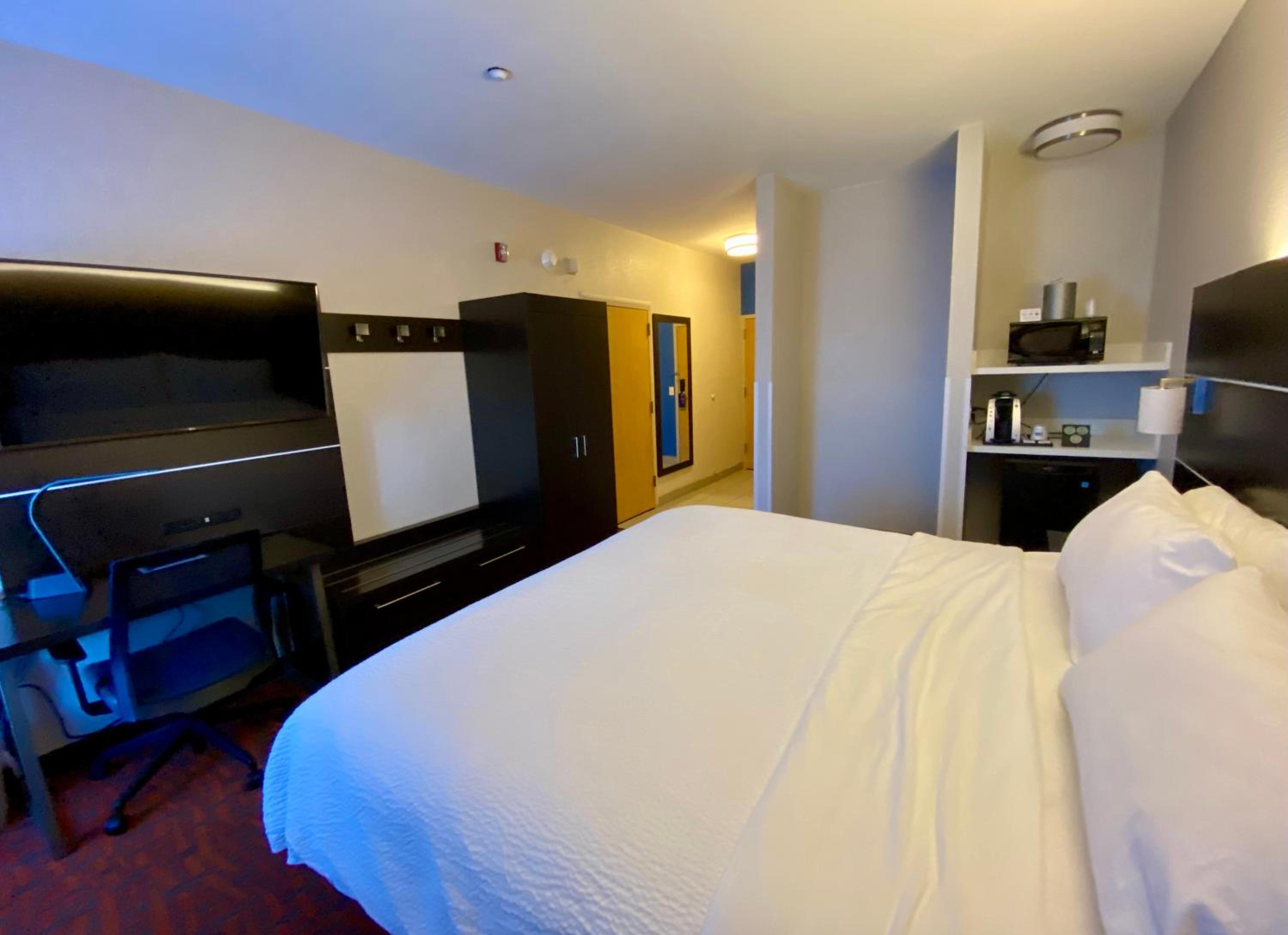 King Room - Mobility Access/Hearing Accessible - Photo 1