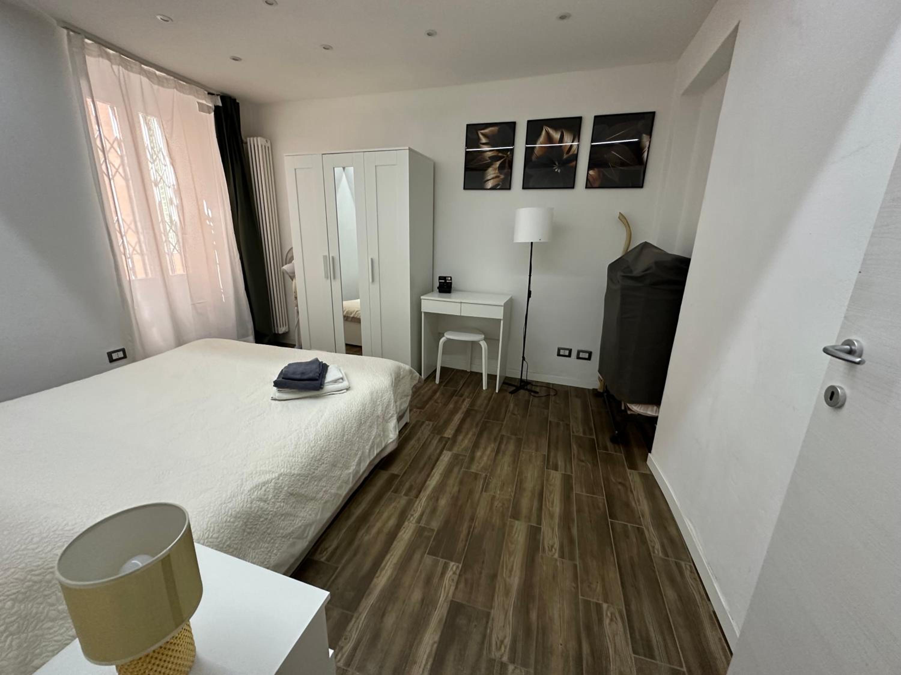 One-Bedroom Apartment photo 2