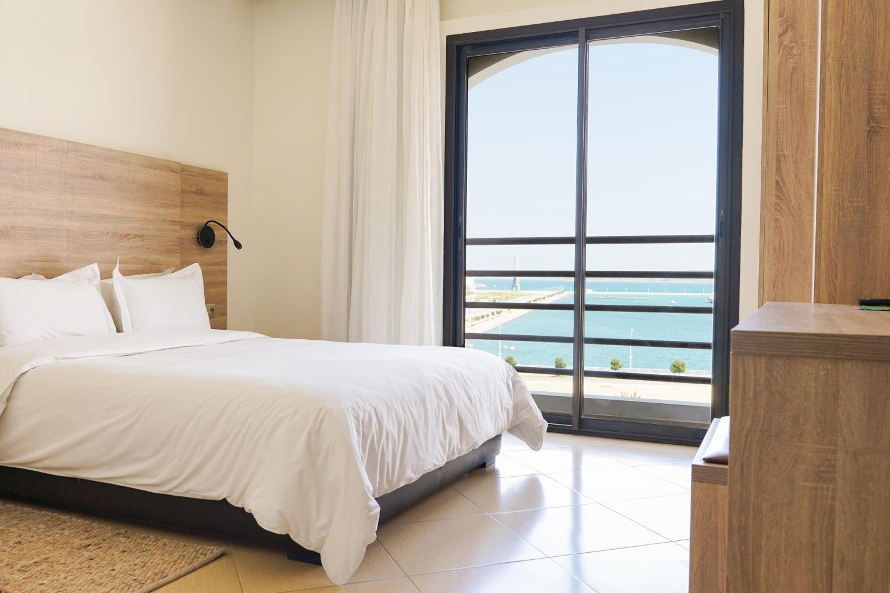 Double Room with Sea View - Photo 8
