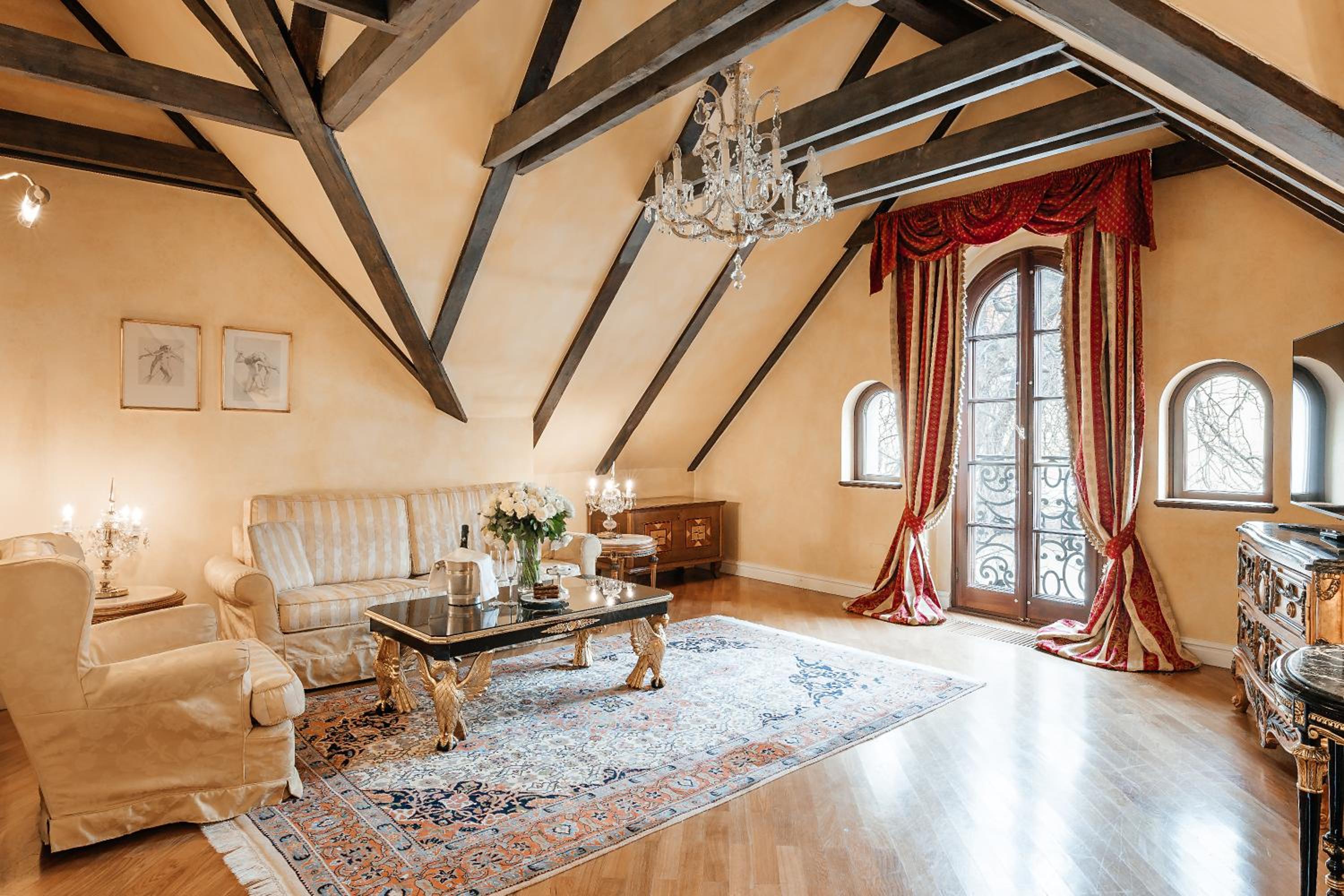 Royal Suite - Photo 5