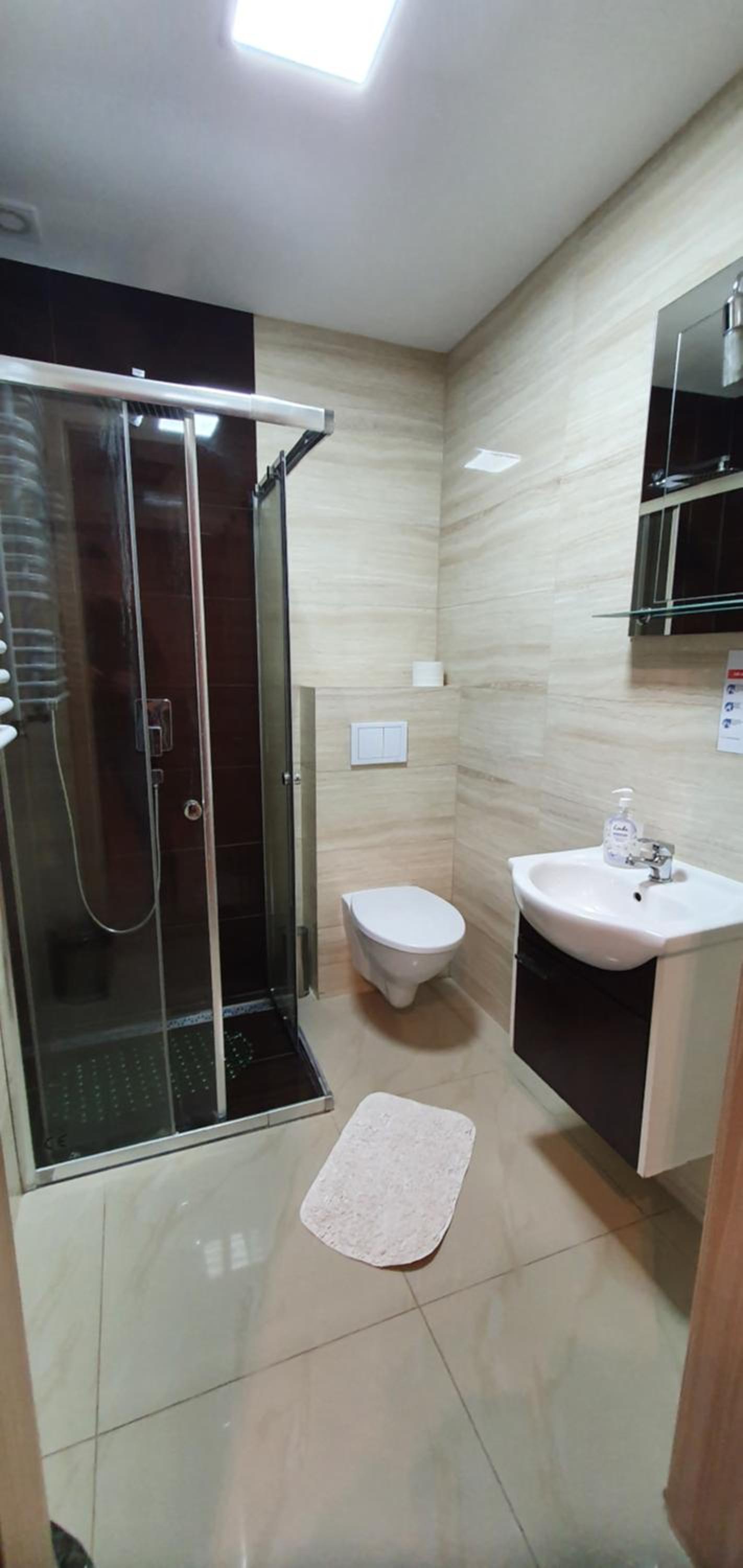 Triple Room with Private Bathroom - Photo 8