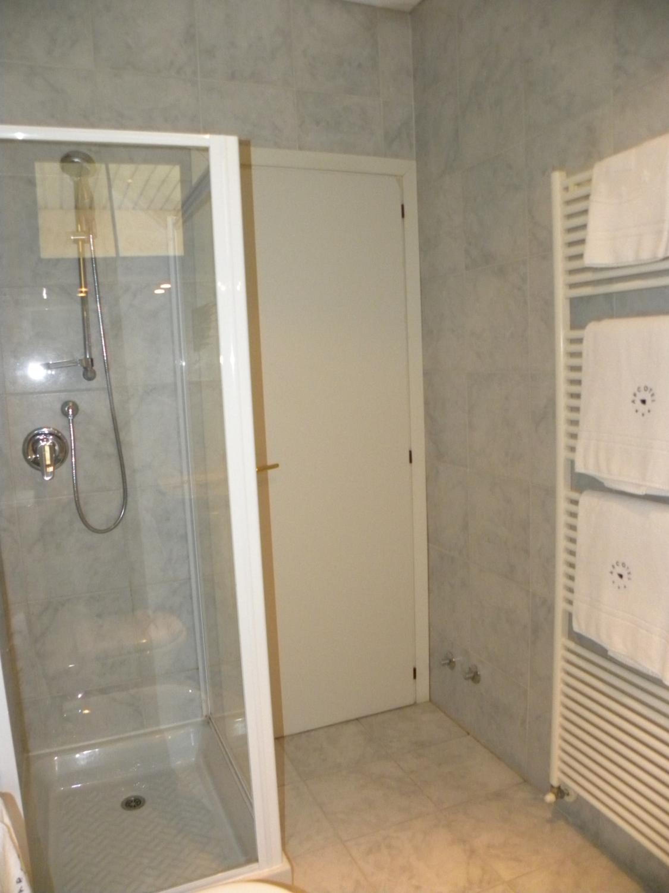 Double or Twin Room photo 3