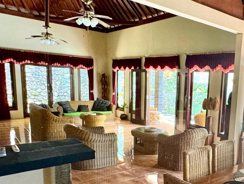 Three-Bedroom Villa photo 1