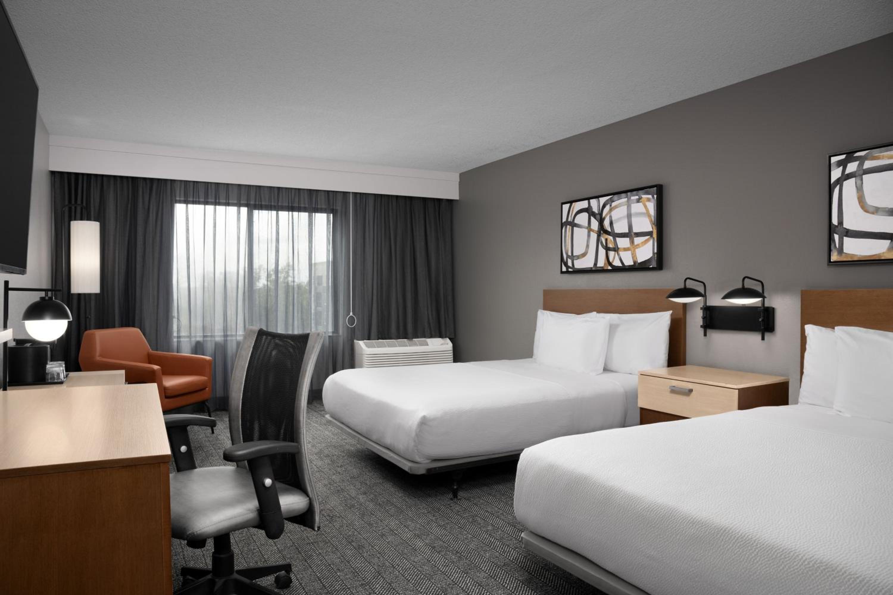 Available room thumbnail 6