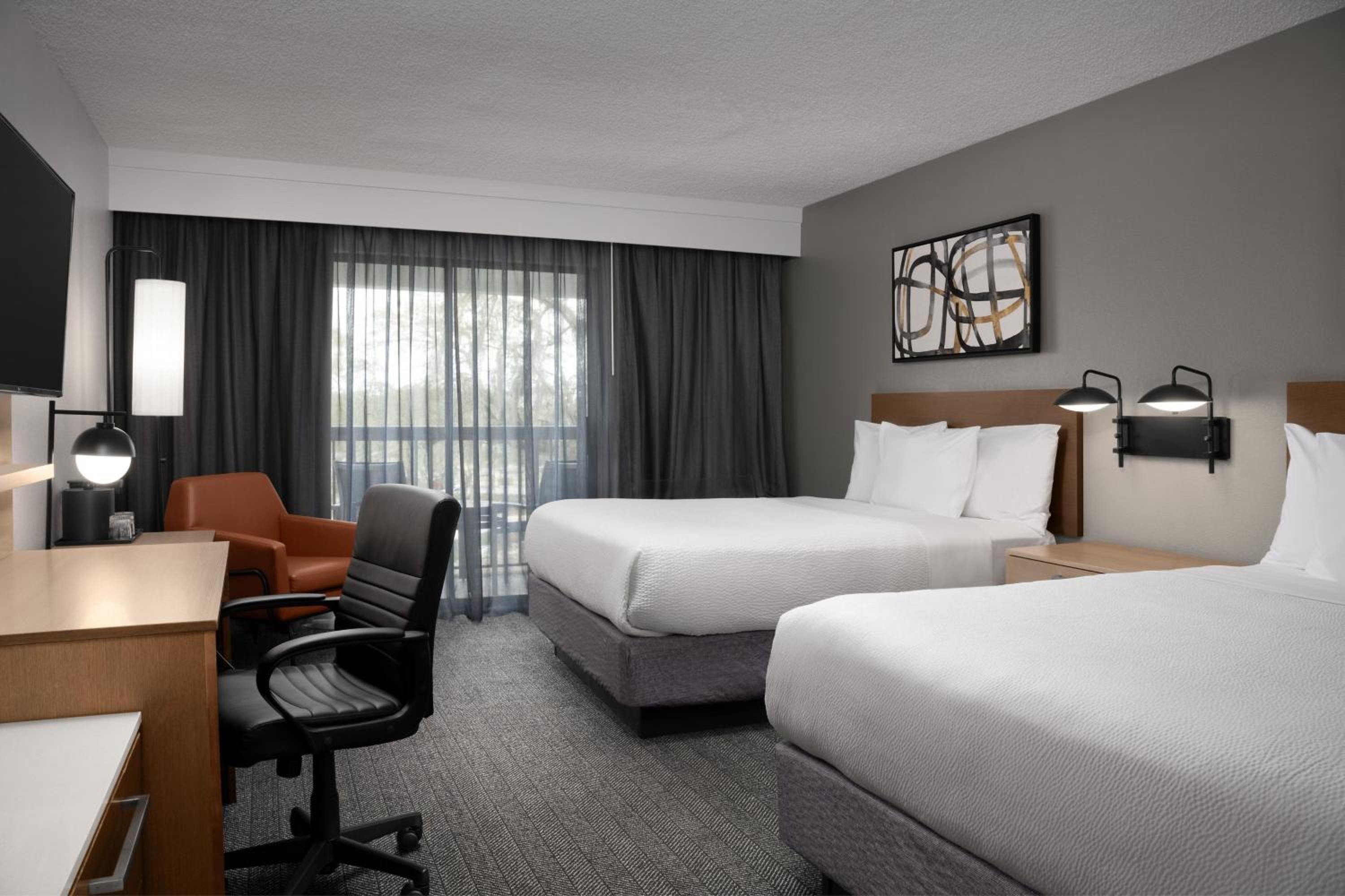 Available room thumbnail 5