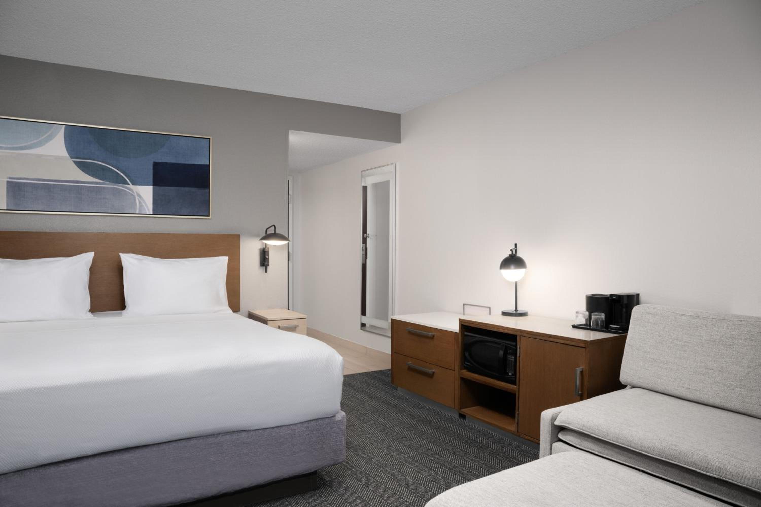 King Room with Roll-in Shower - Mobility and Hearing Accessible