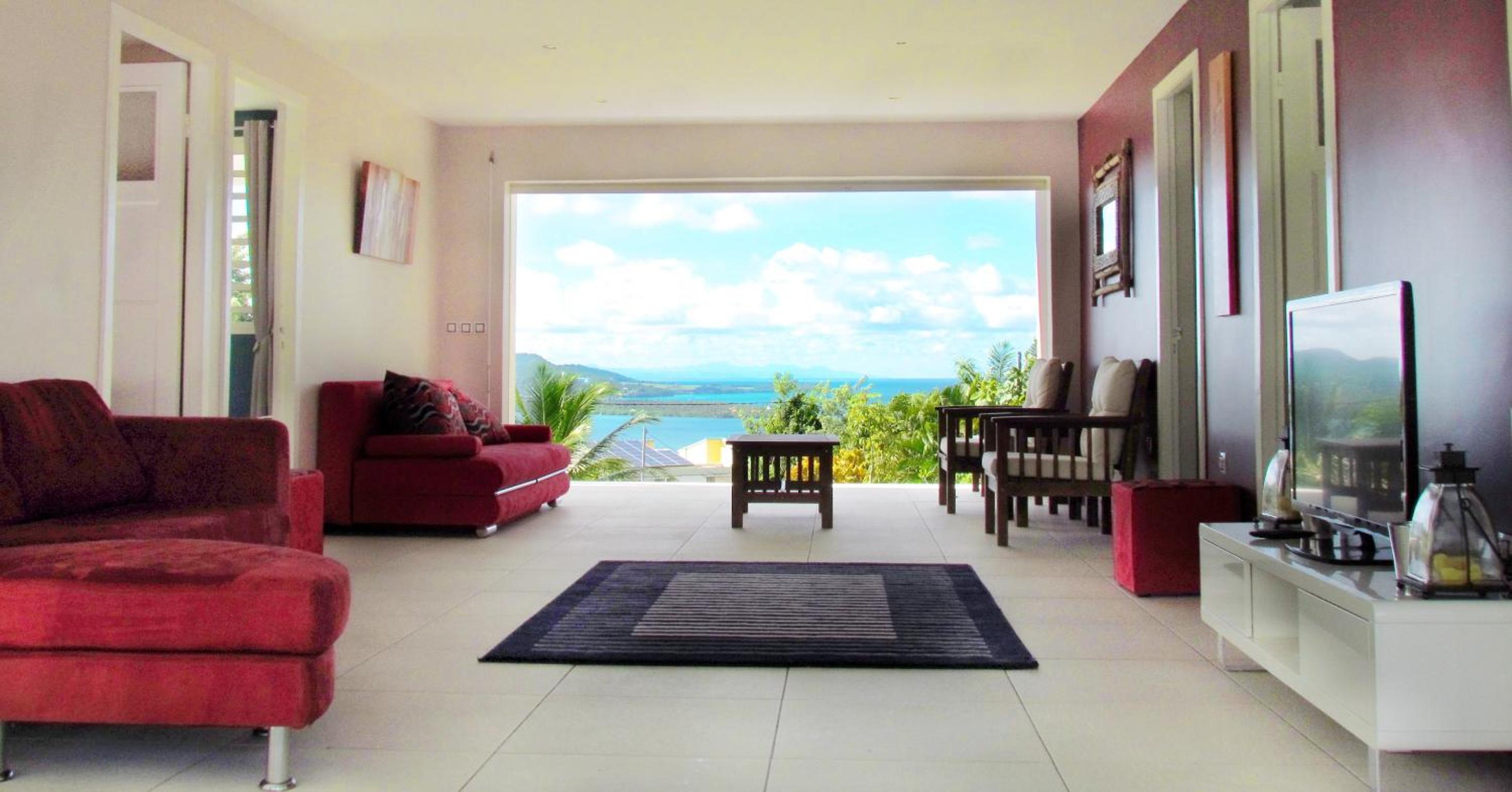 Three-Bedroom House photo 2