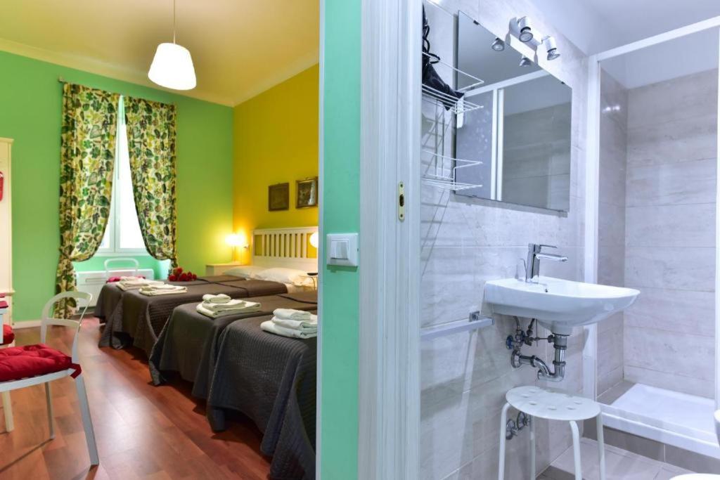 Quadruple Room with Private Bathroom