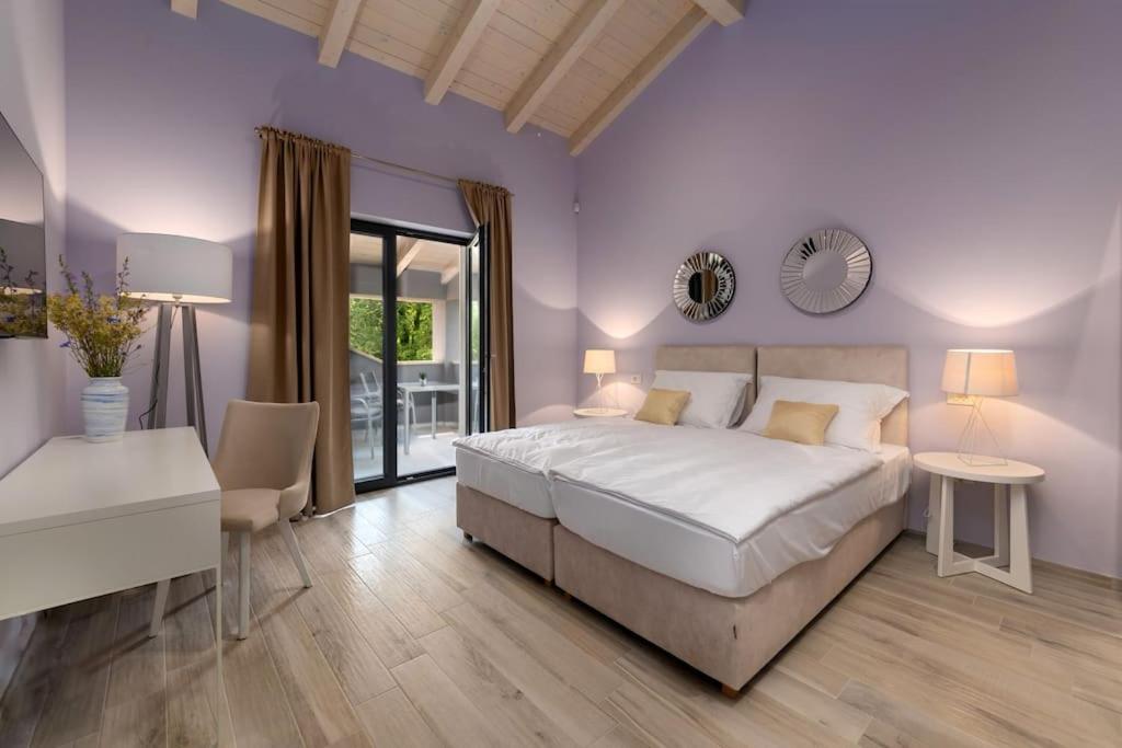 Villa photo 1