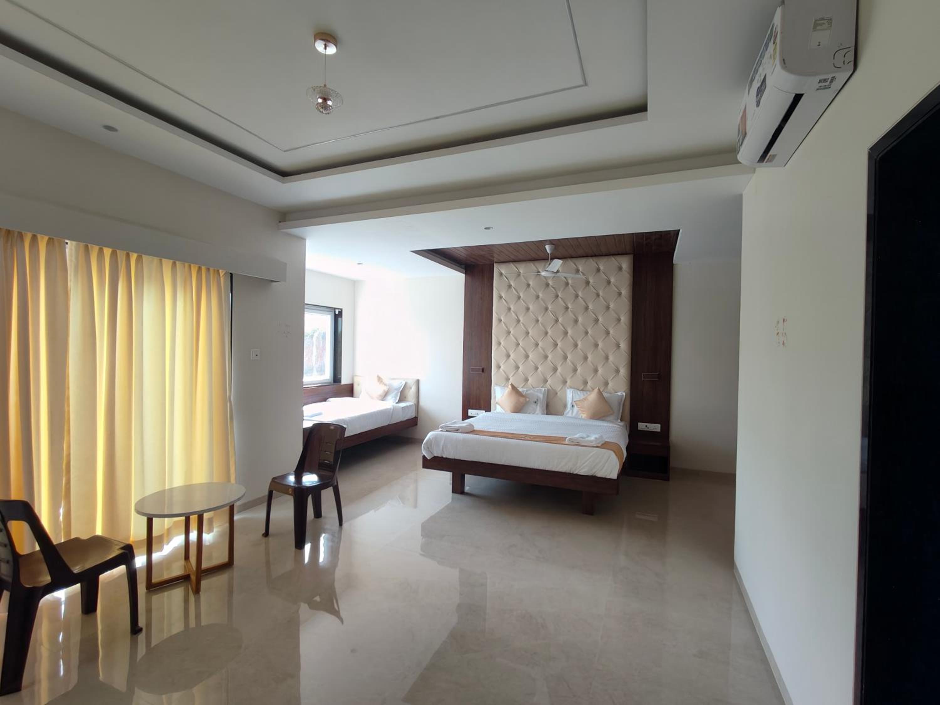 Family Suite With Balcony photo 3