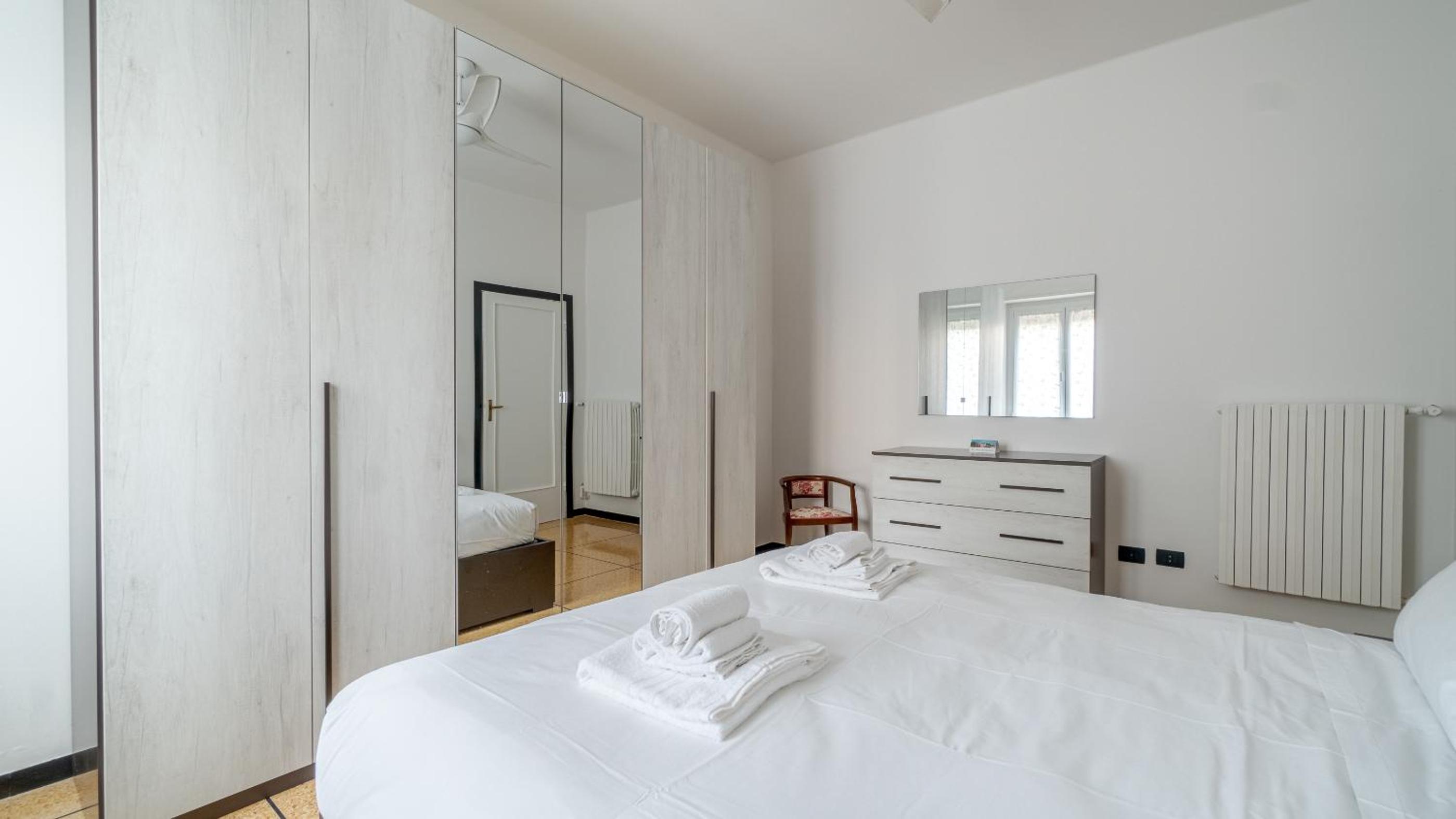 One-Bedroom Apartment photo 2