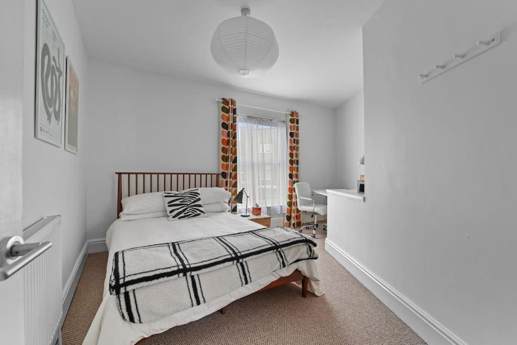 Two-Bedroom House photo 3