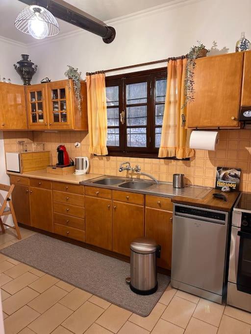 Three-Bedroom House photo 3