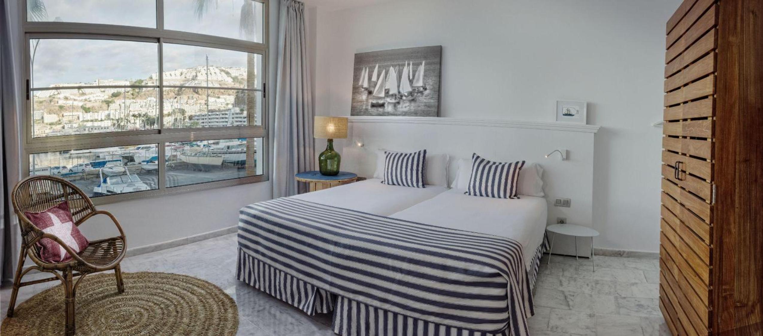 Deluxe Suite with Sea View