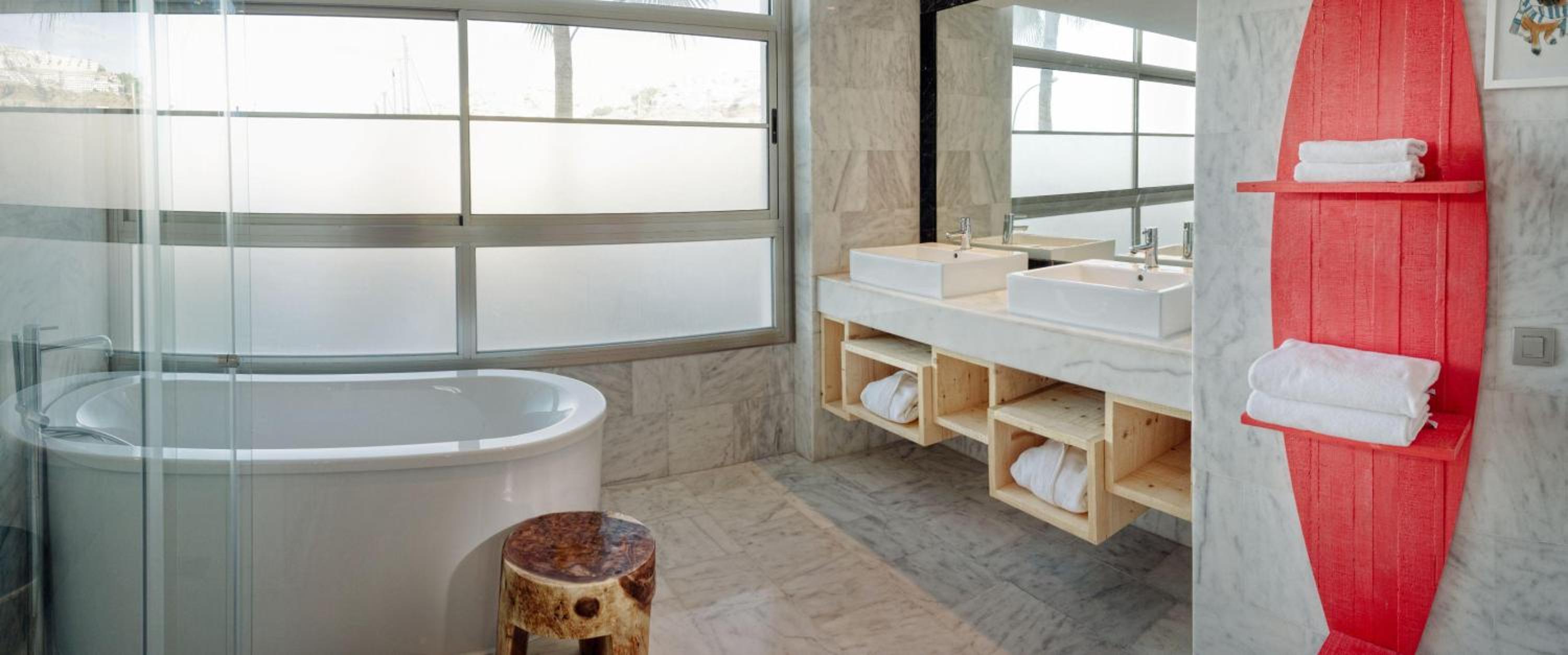 Deluxe Suite with Sea View