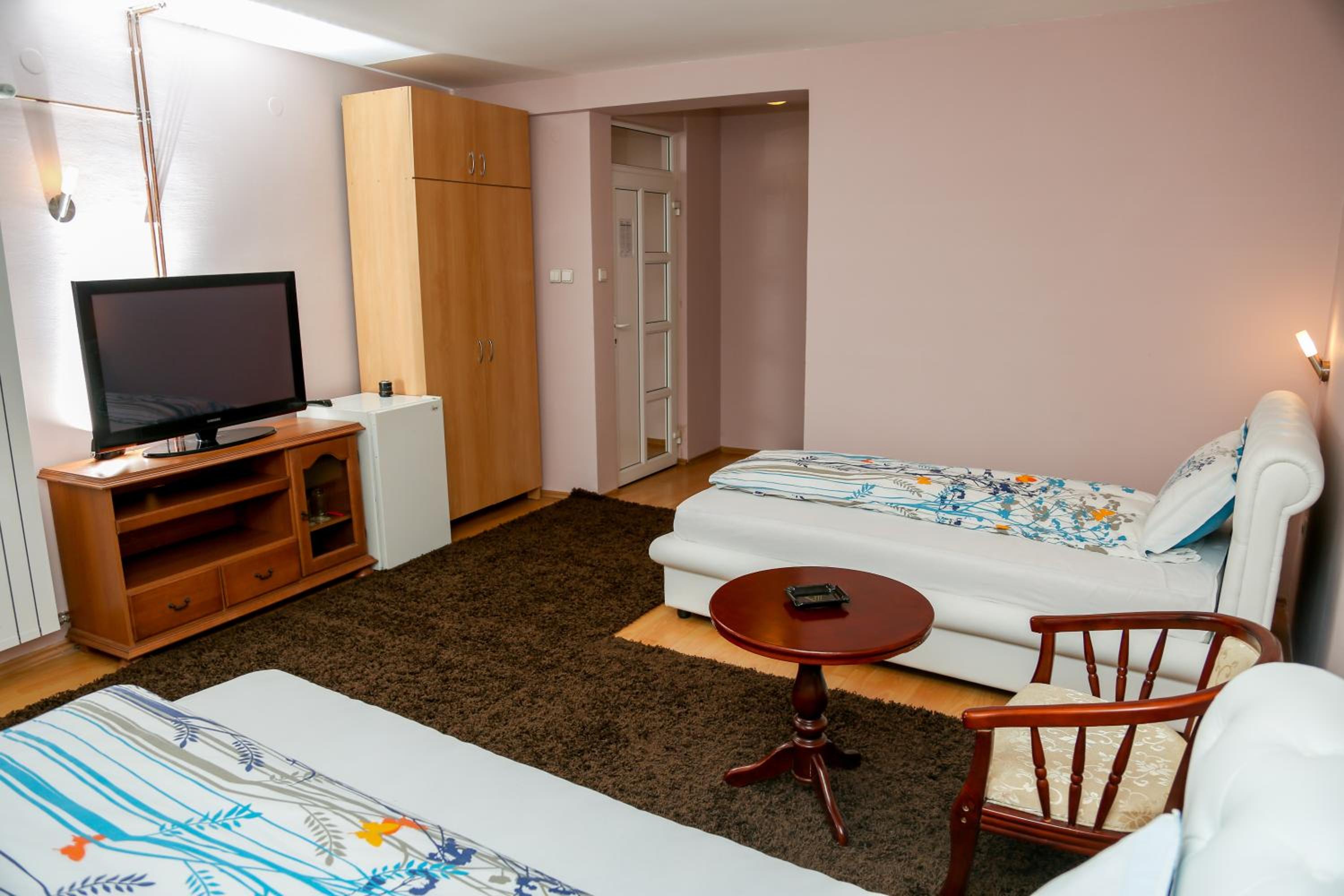 Double or Twin Room photo 3