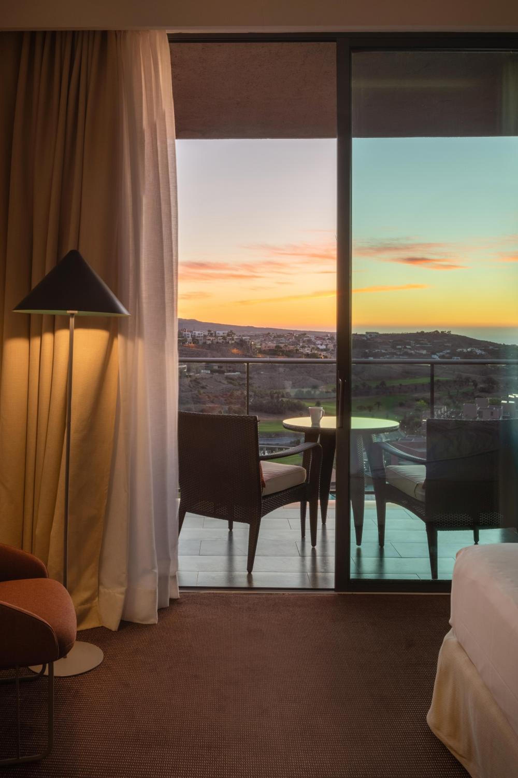 Deluxe Double Room With Golf Course Views (2 Adults + 1 Child) photo 3
