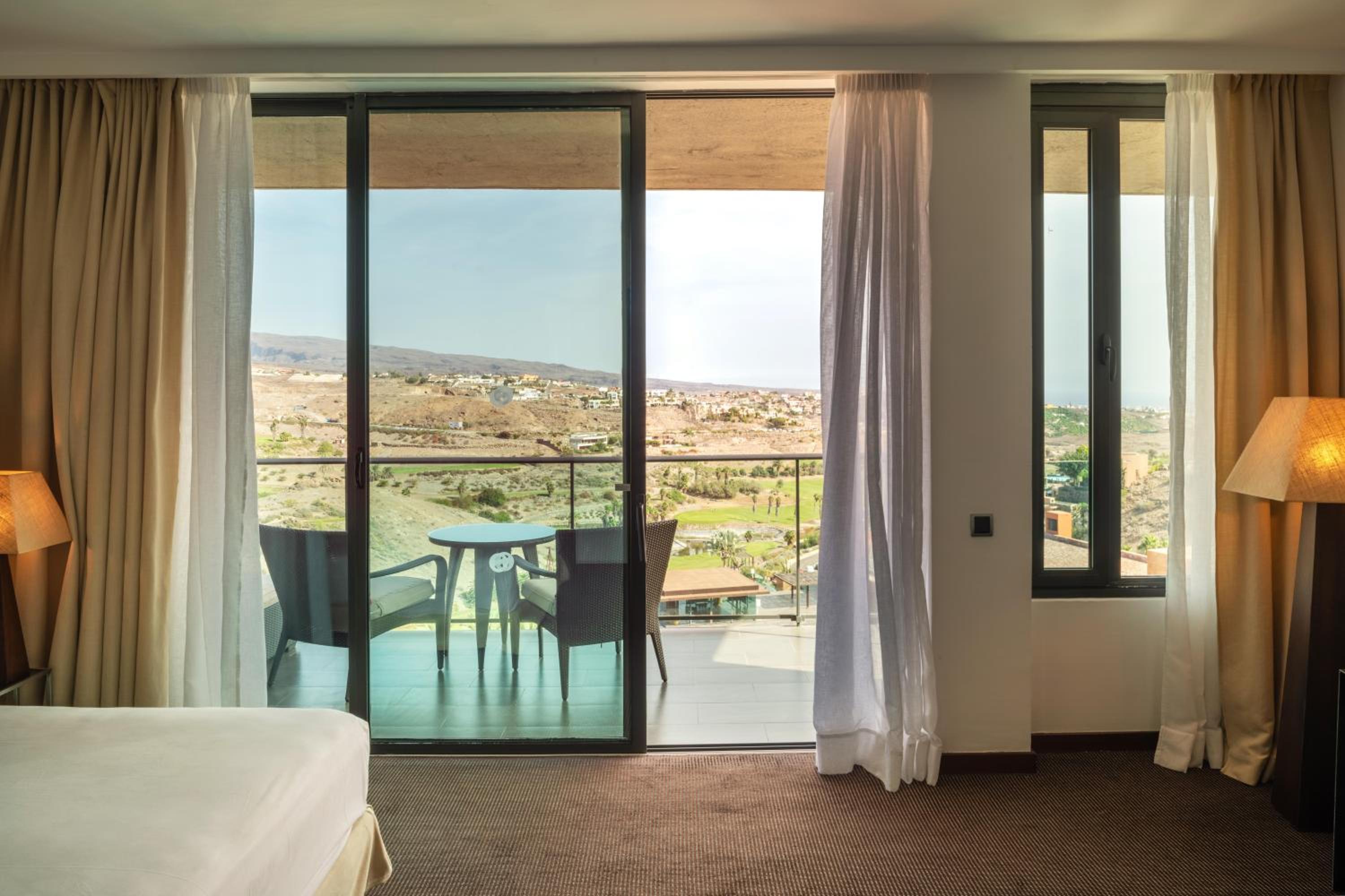 Deluxe Double Room With Golf Course Views (2 Adults + 1 Child) photo 2