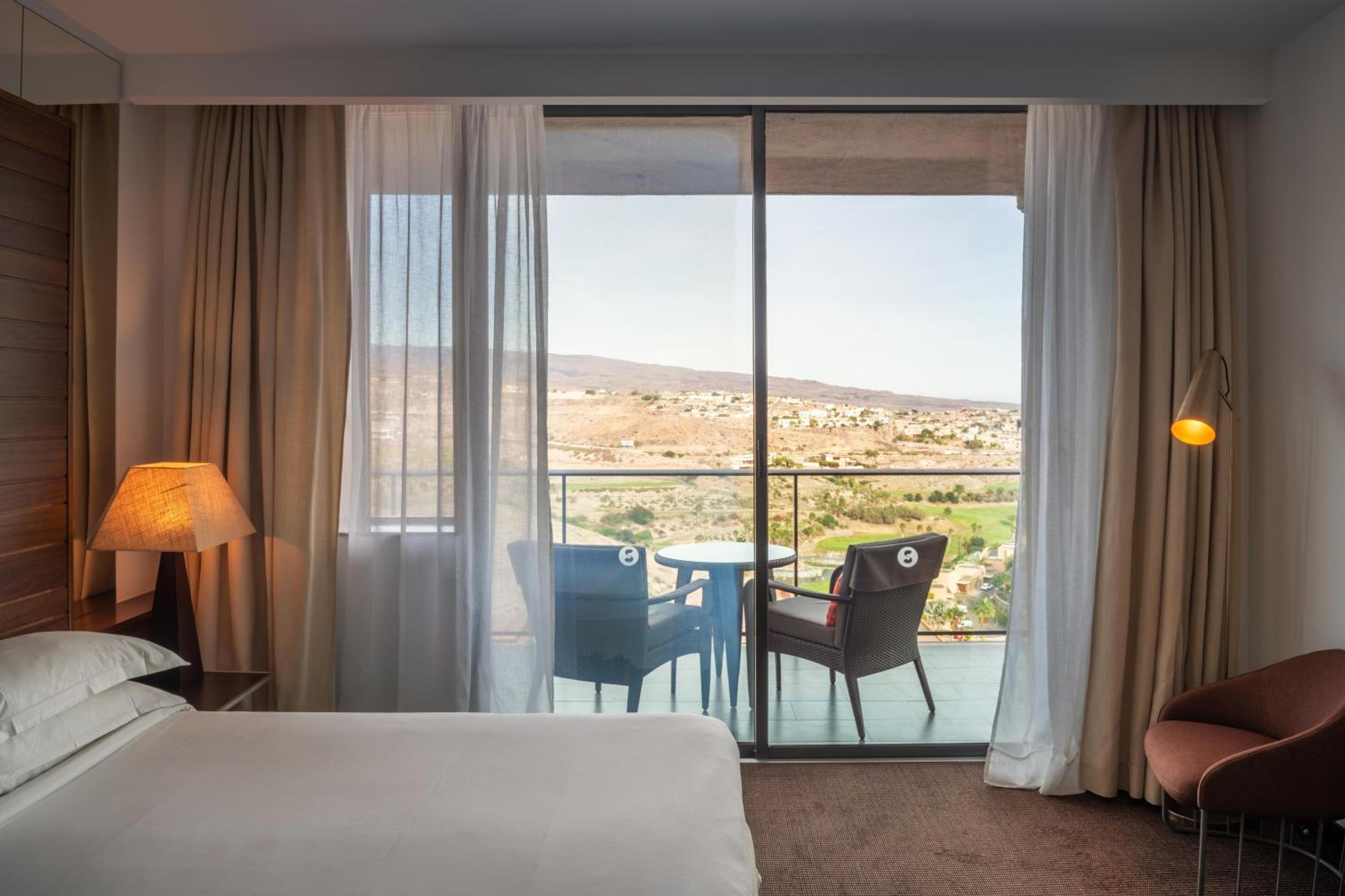 Habitación Doble Deluxe con Balcón y Vistas al Campo de Golf