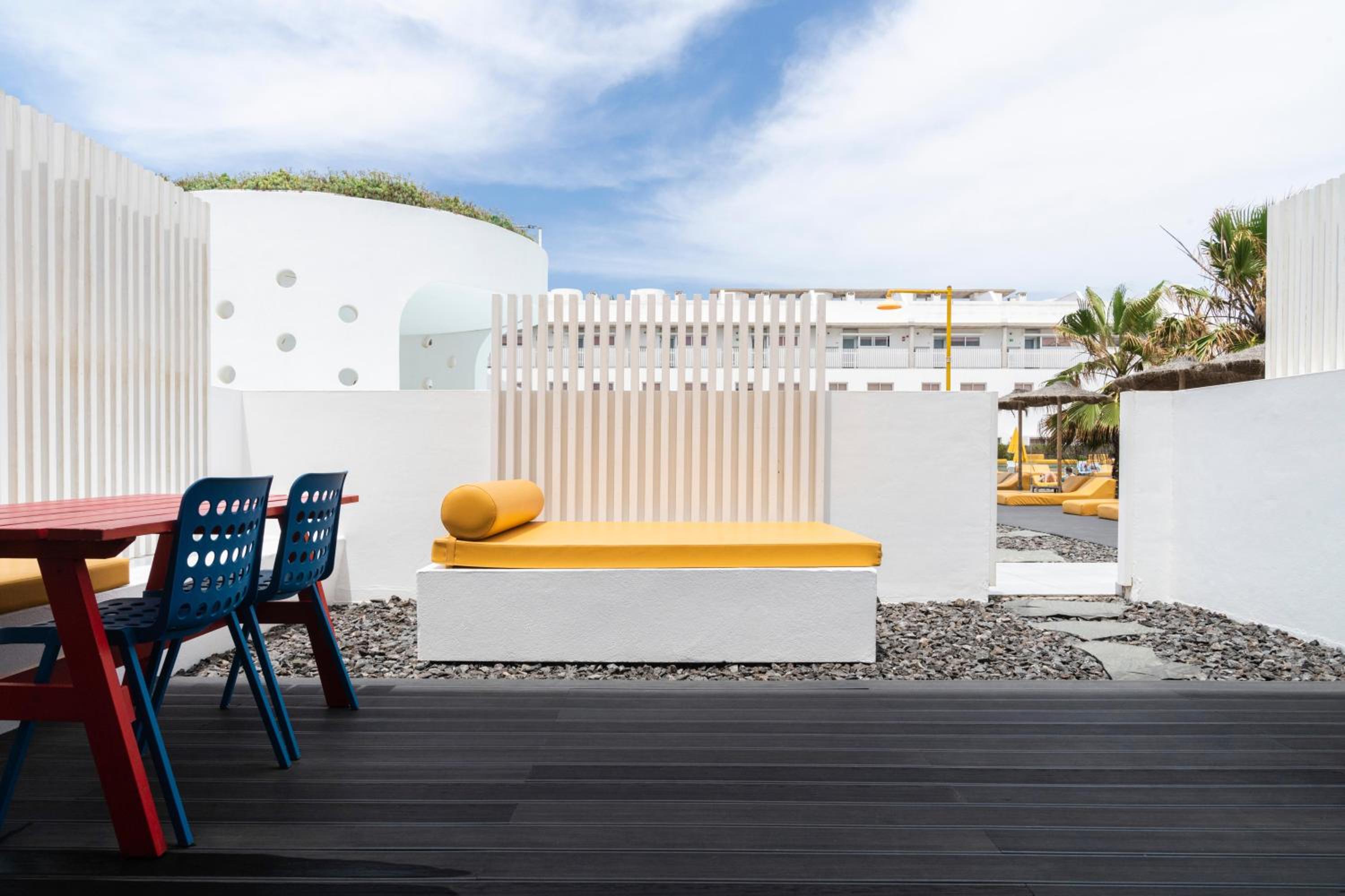Two Bedroom  Duplex  with terrace - Patio View photo 2