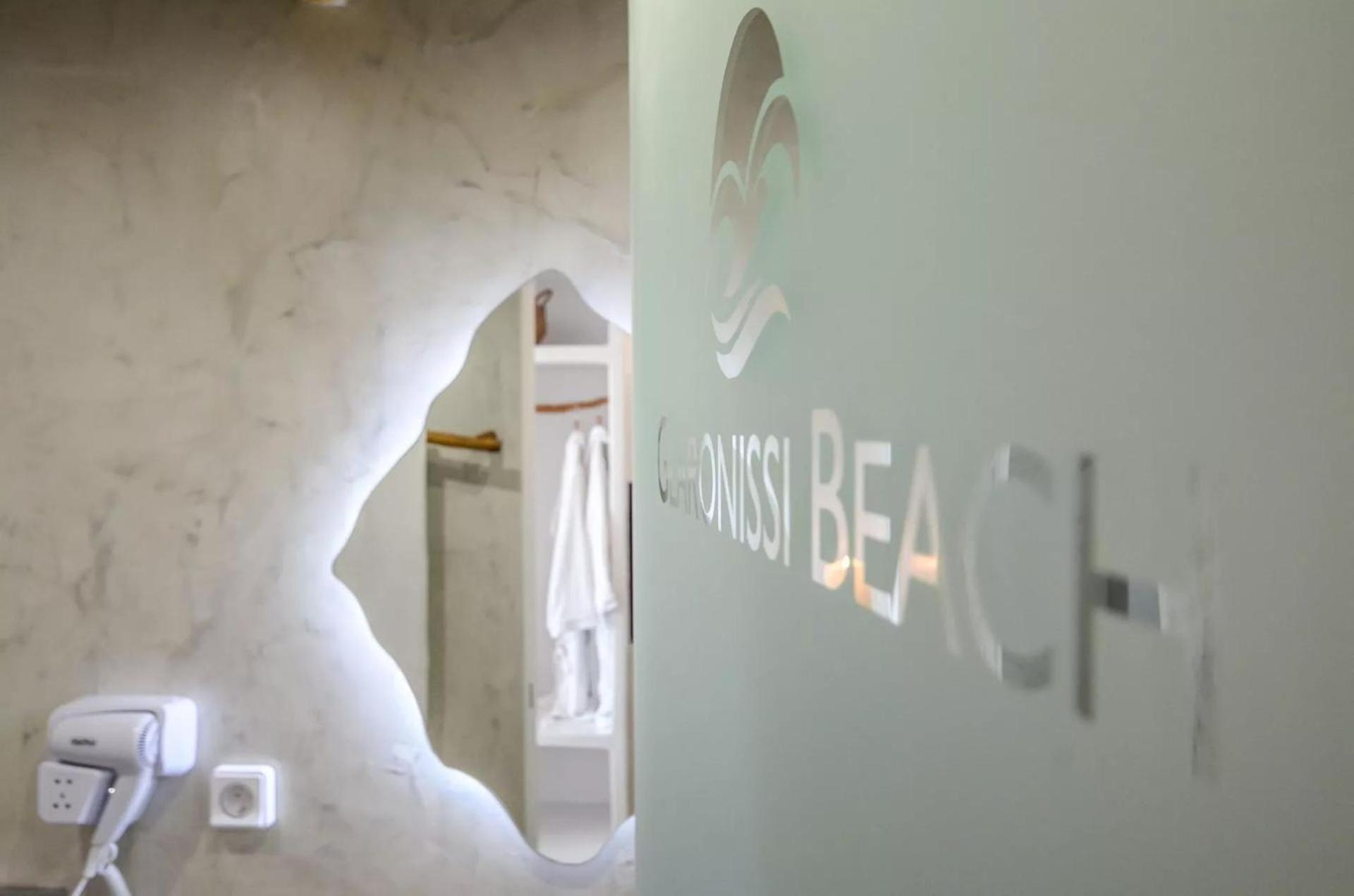 Deluxe Suite with Sea View - Photo 29
