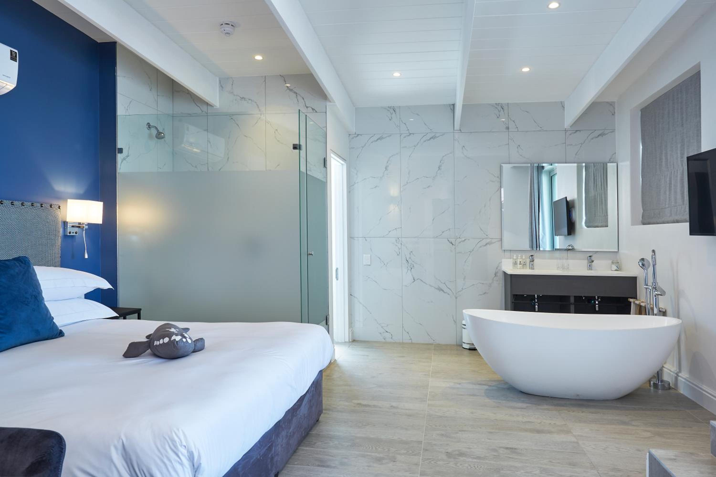 Suite with Sea View - Photo 5