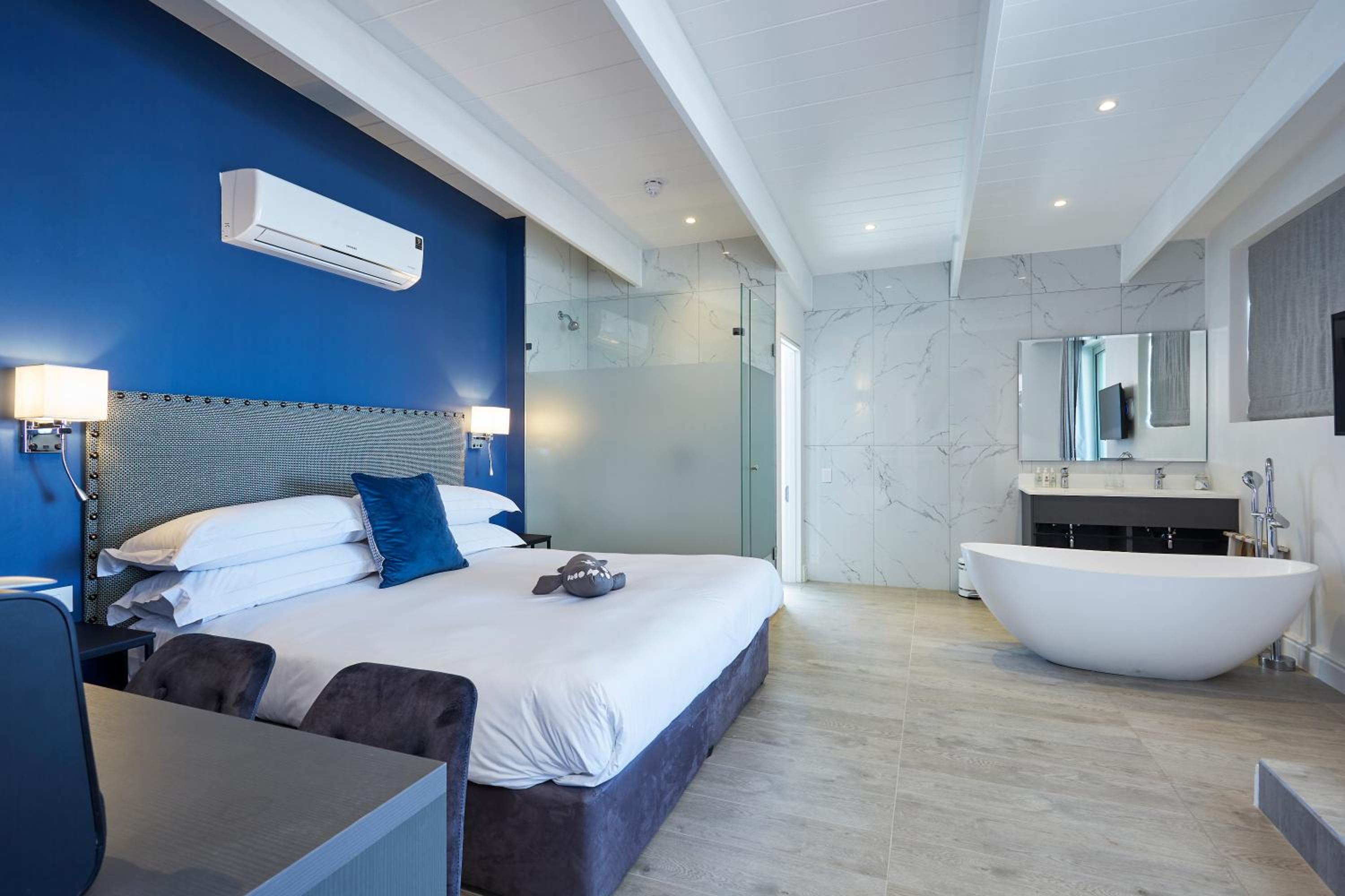 Suite with Sea View - Photo 4