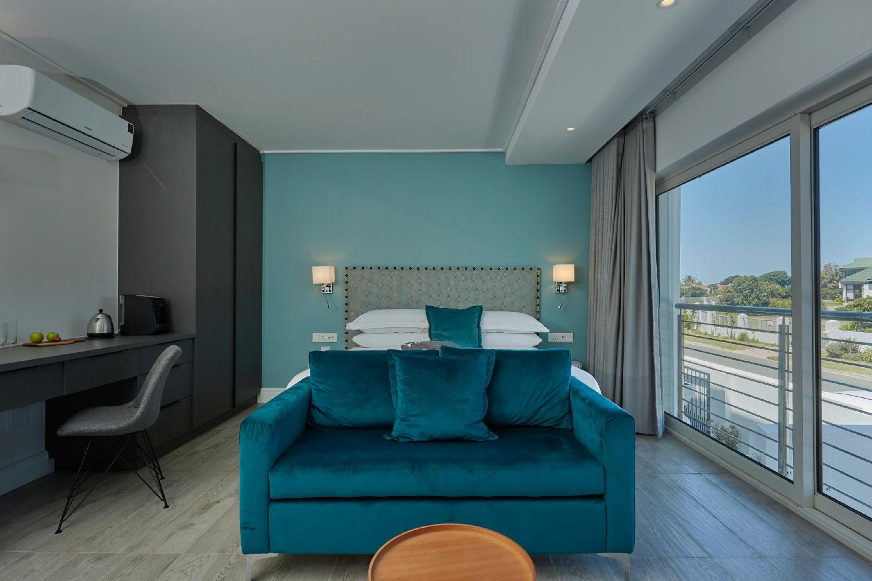 Deluxe Room - Photo 6