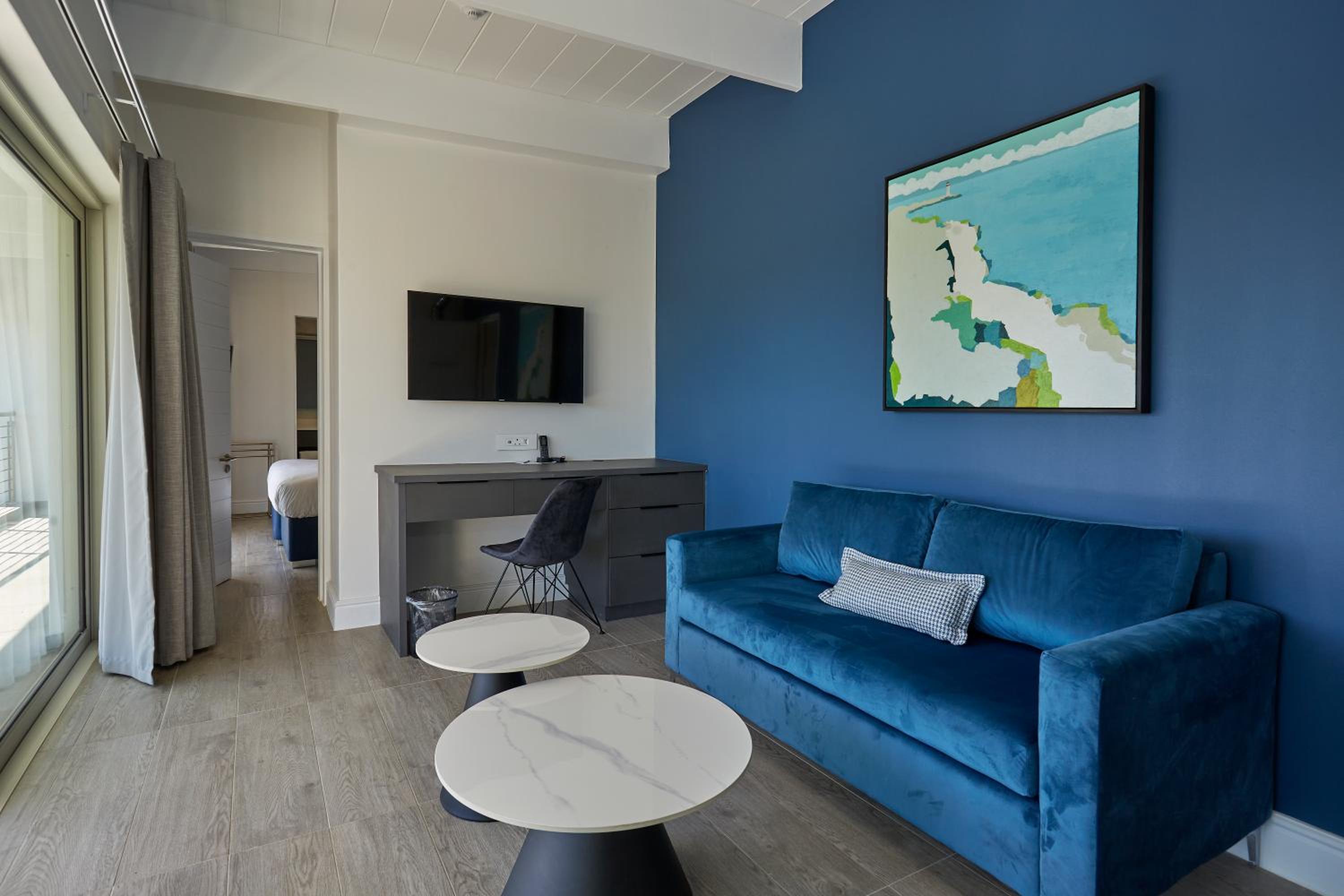 One-Bedroom Suite - Photo 1