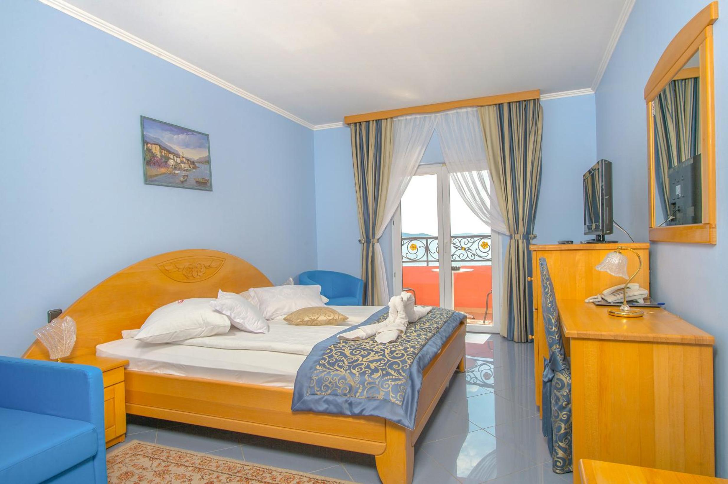 Standard Double Room with Balcony and Sea View - Photo 6
