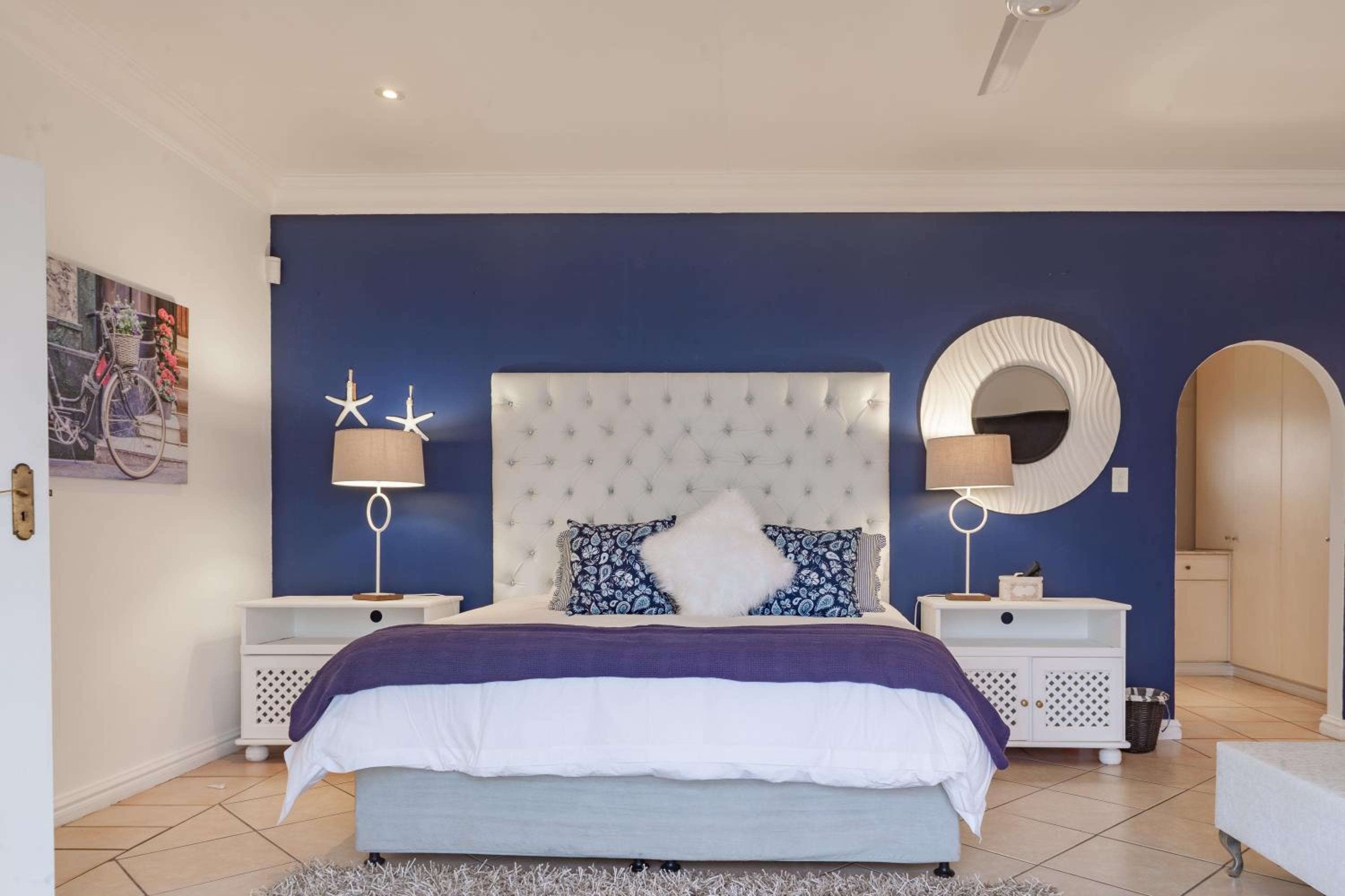 Seven-Bedroom House photo 1