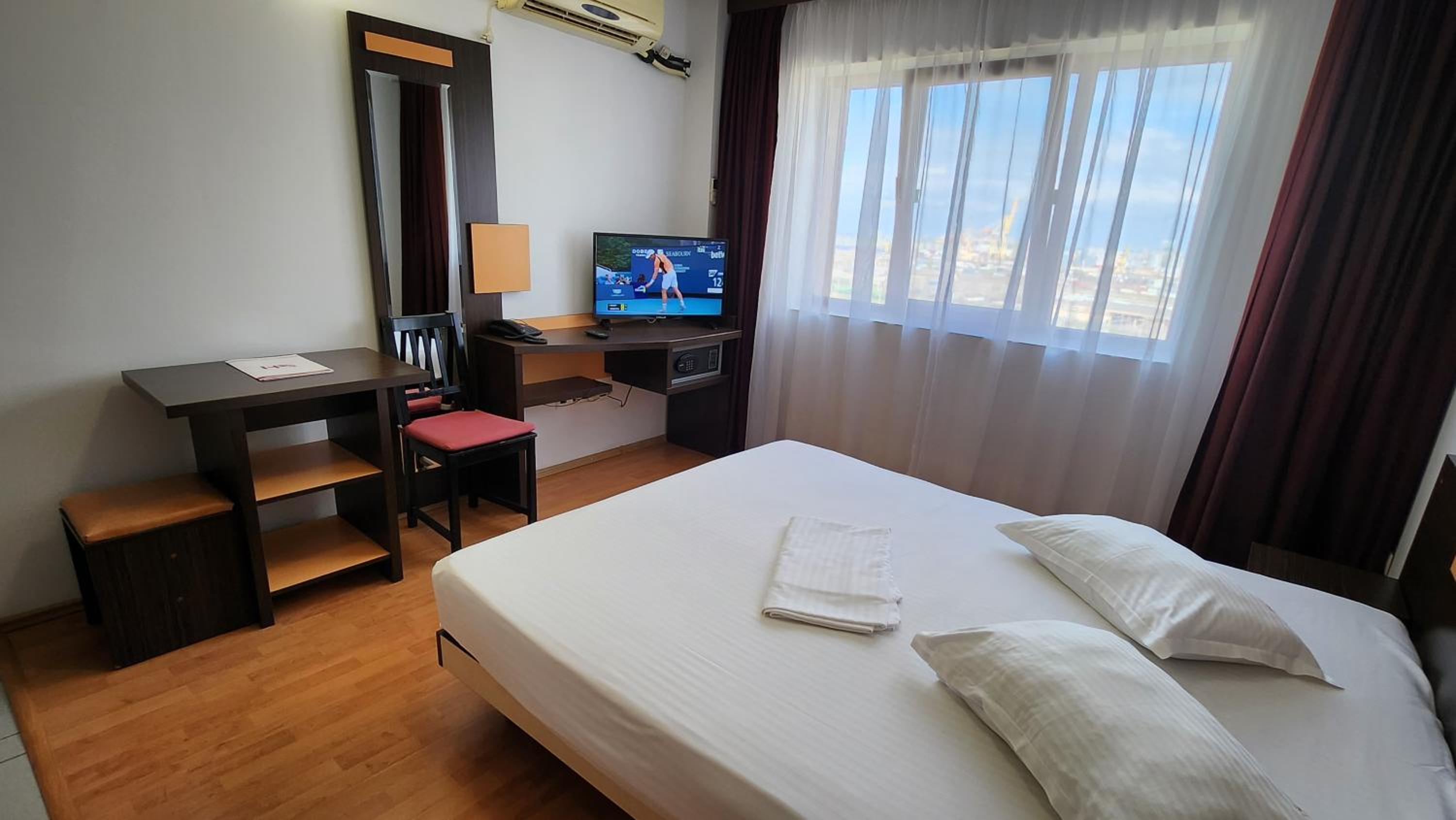 Standard Queen Room - Photo 3