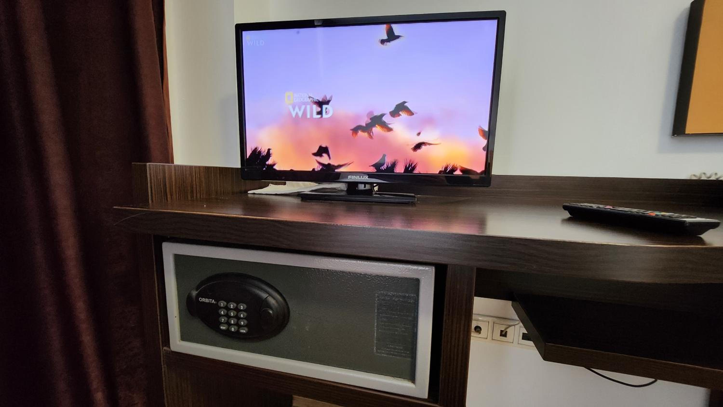 Double or Twin Room - Photo 4