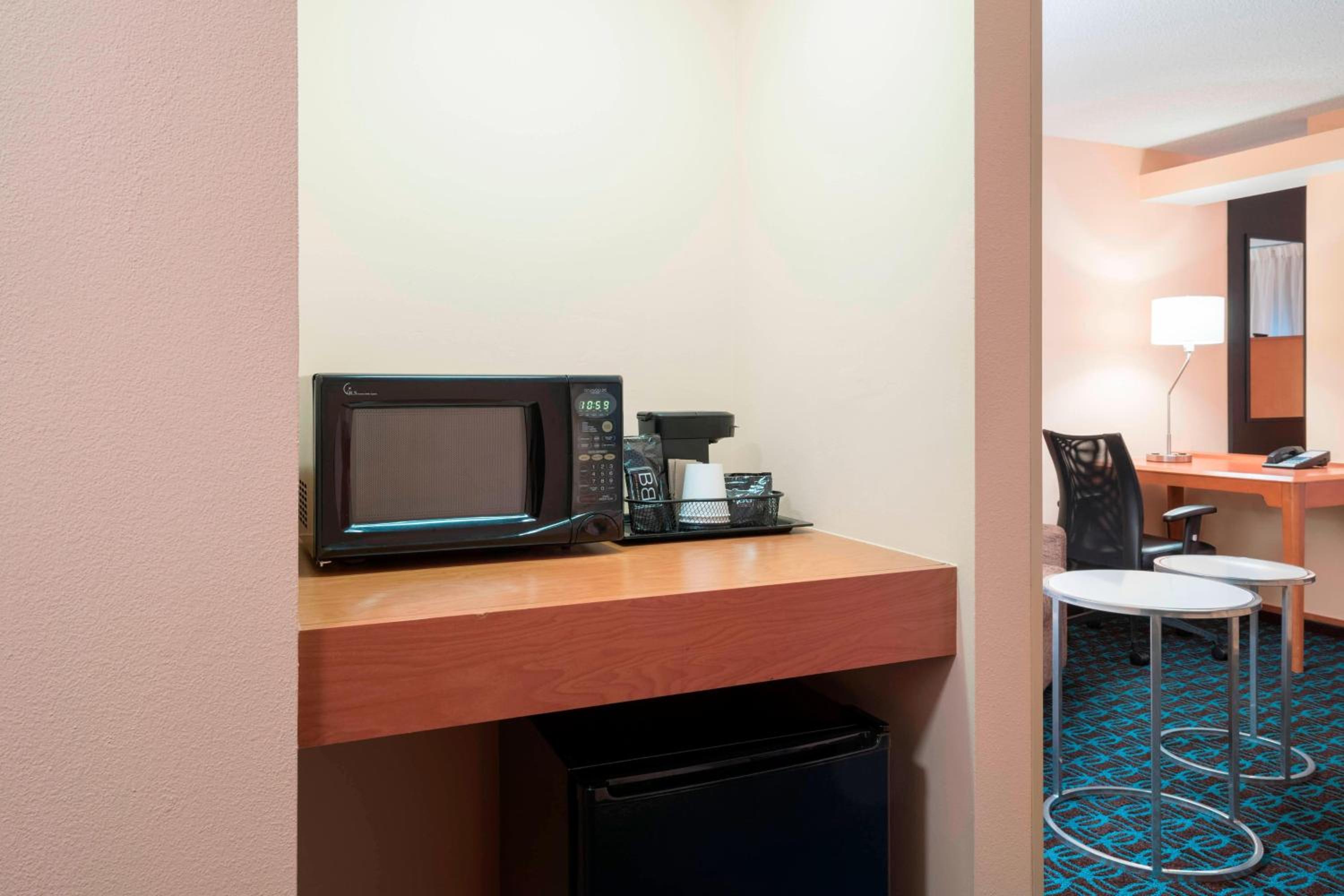 One-Bedroom King Suite with Sofa Bed  - Photo 4
