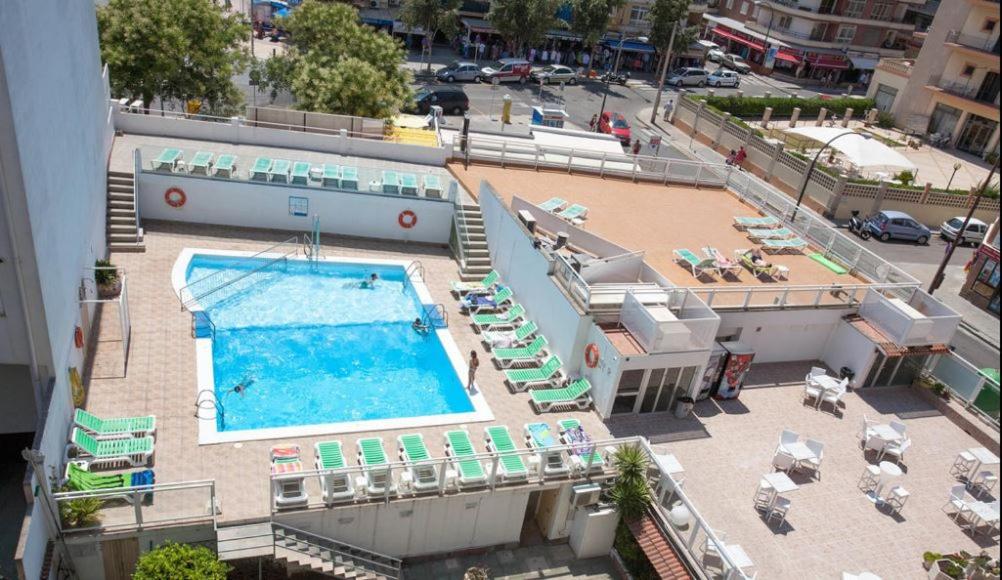 Twin Room with Pool View - Photo 2