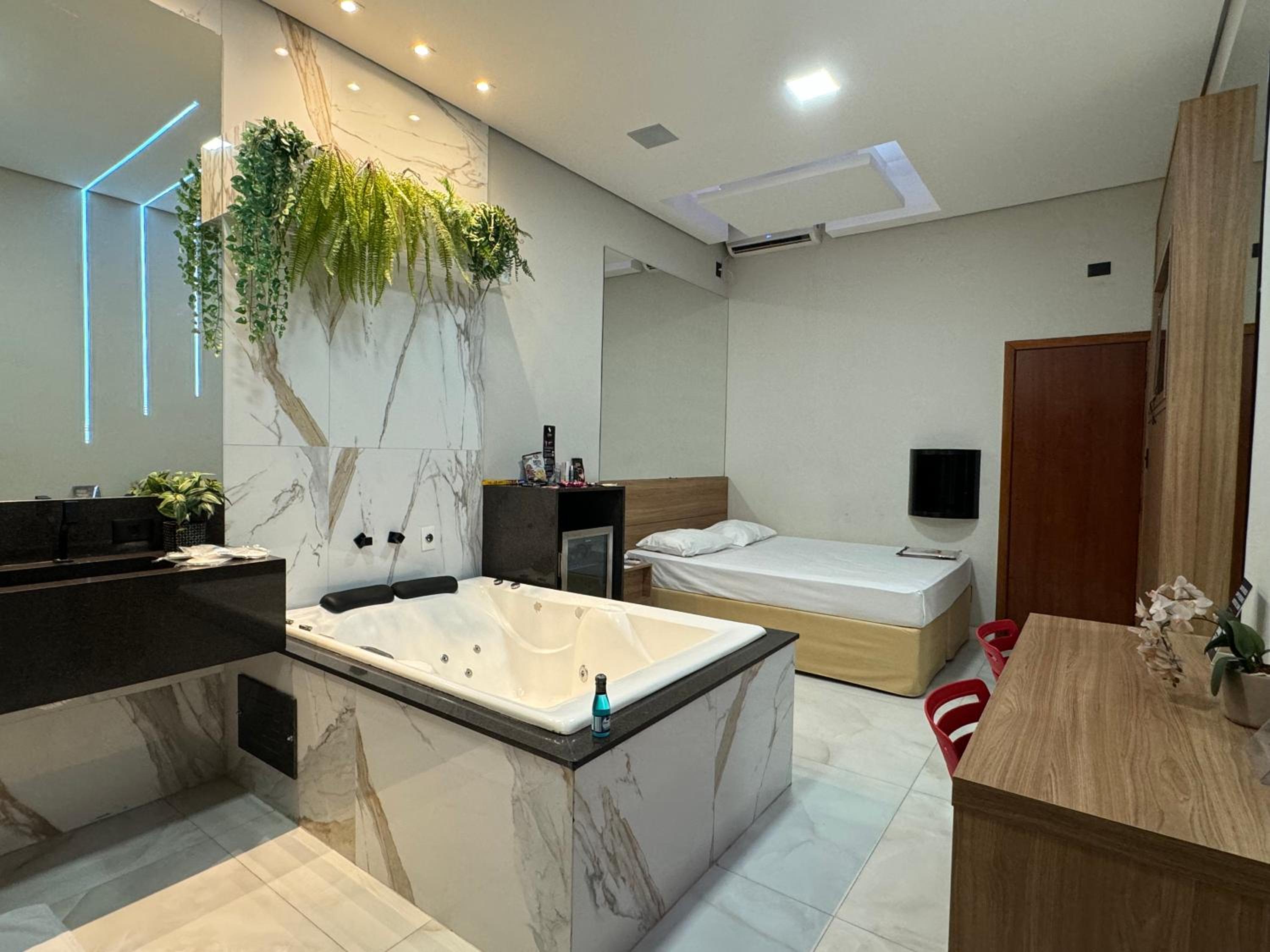 Superior Room with Internal Spa Bath photo 3