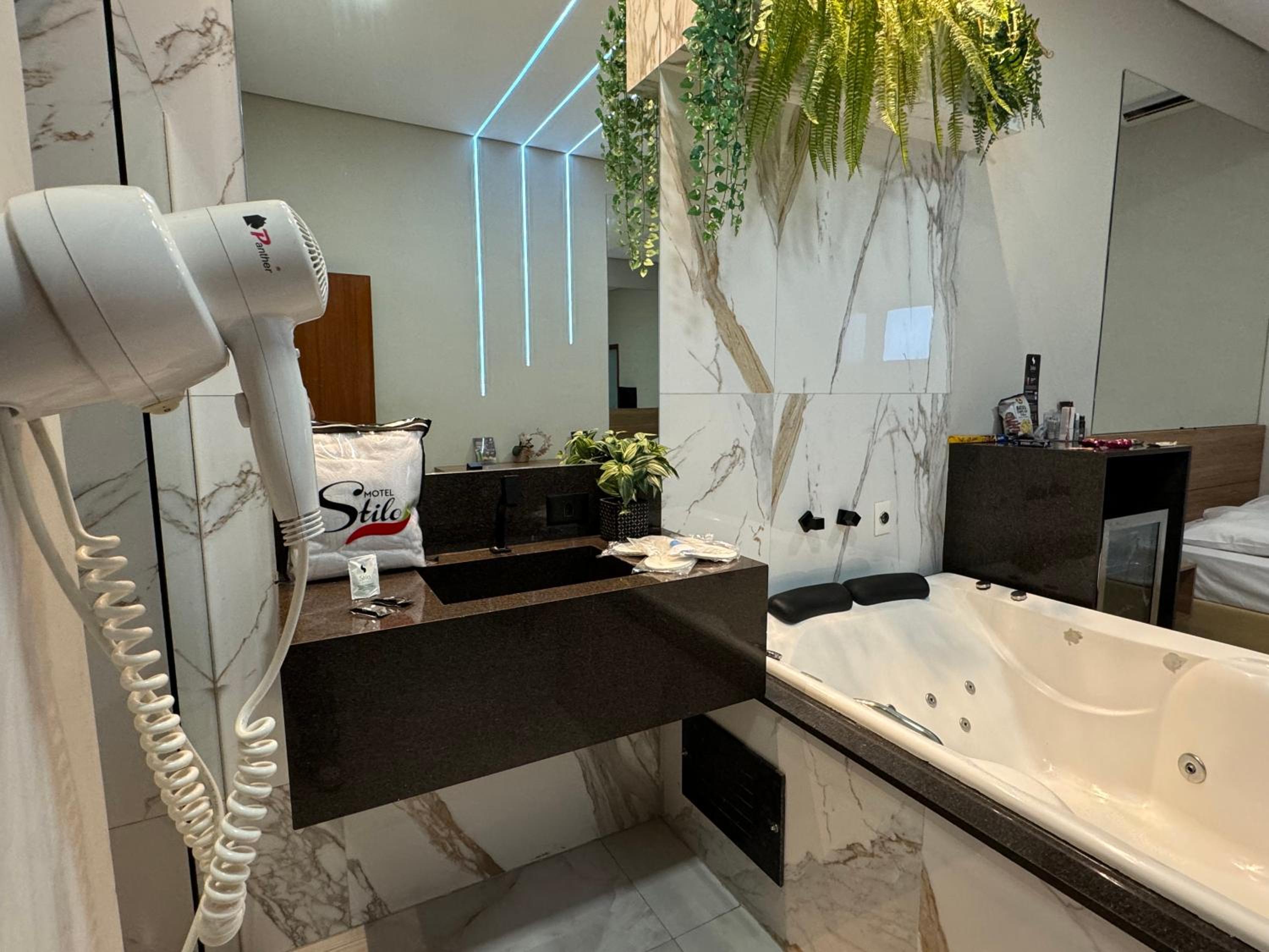 Superior Room with Internal Spa Bath photo 2
