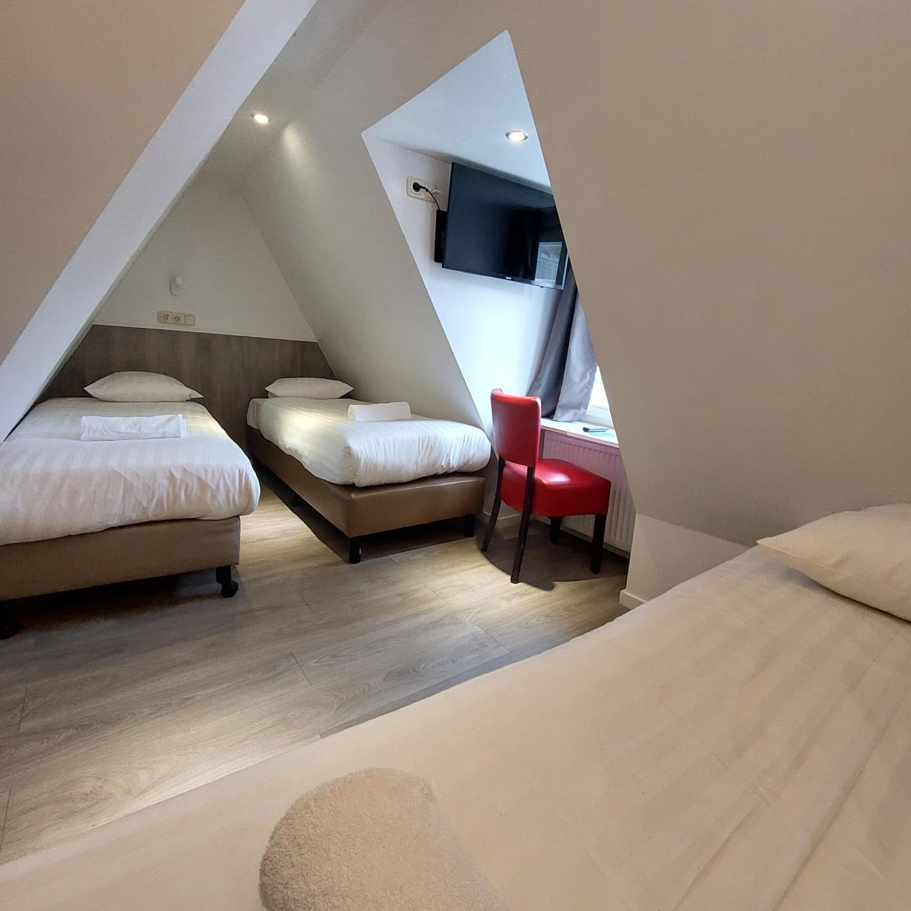 Small Triple Room In Attic