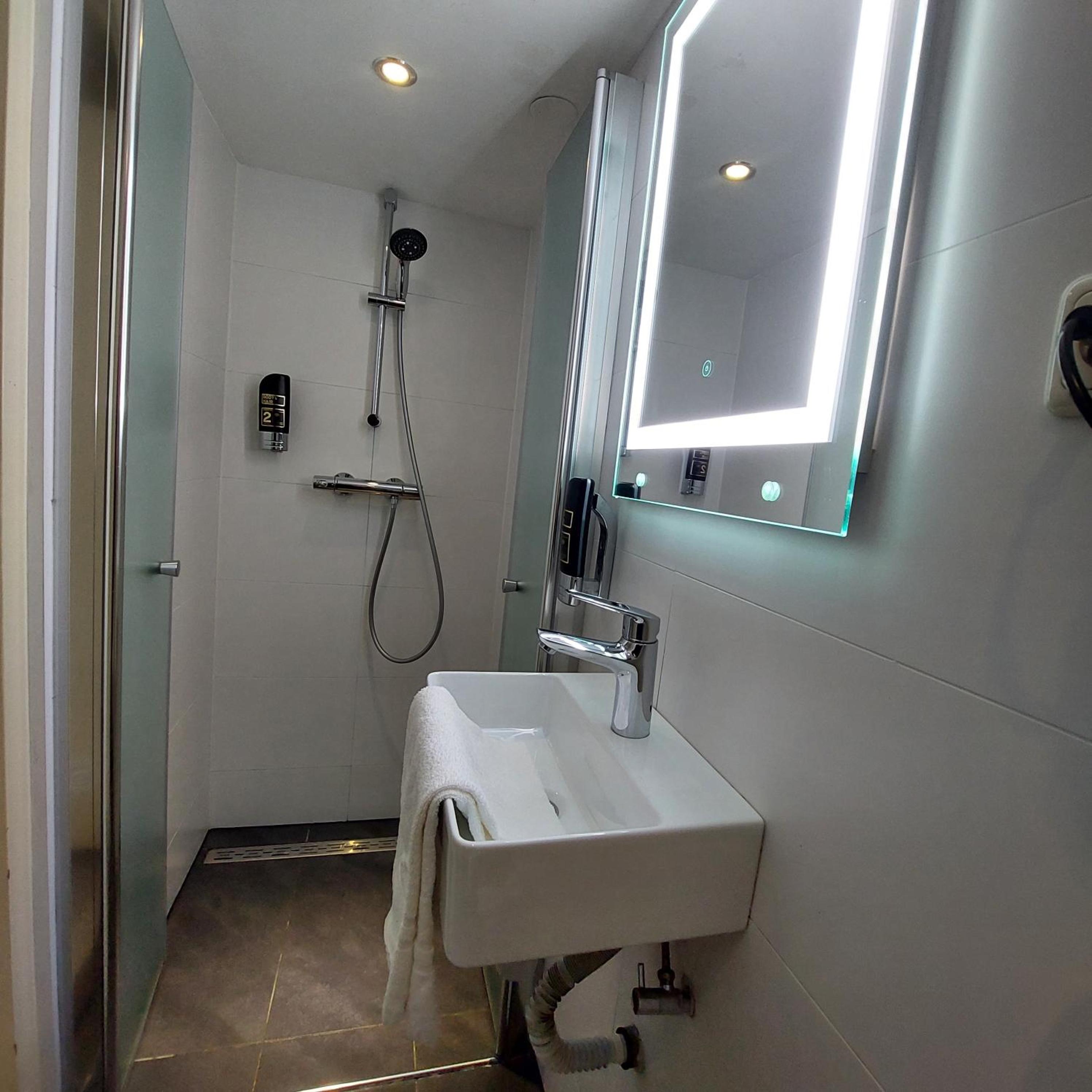 Small Triple Room In Attic thumbnail 6