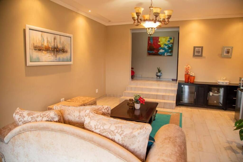 One-Bedroom Apartment photo 3