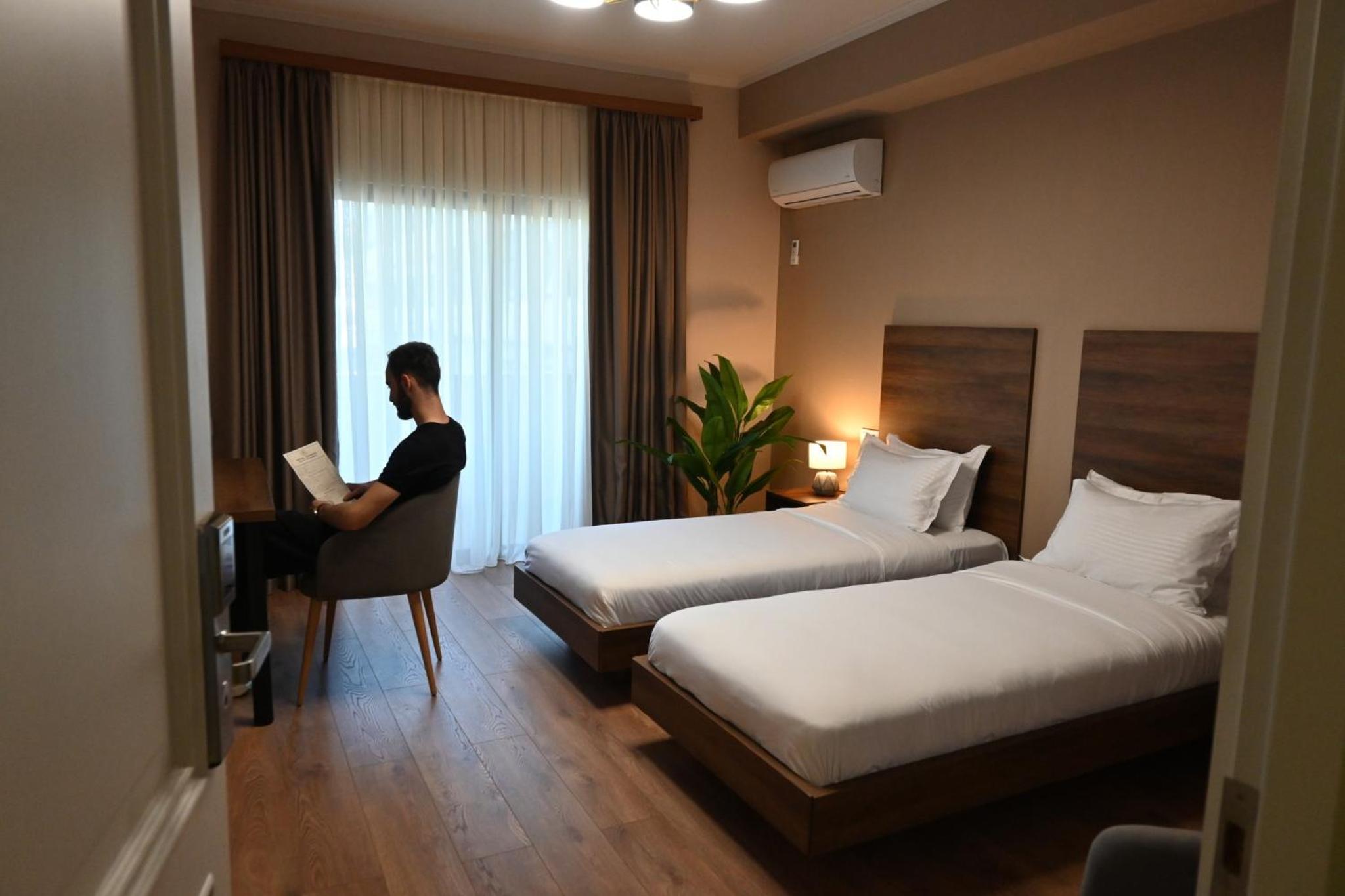 Standard Double or Twin Room photo 3